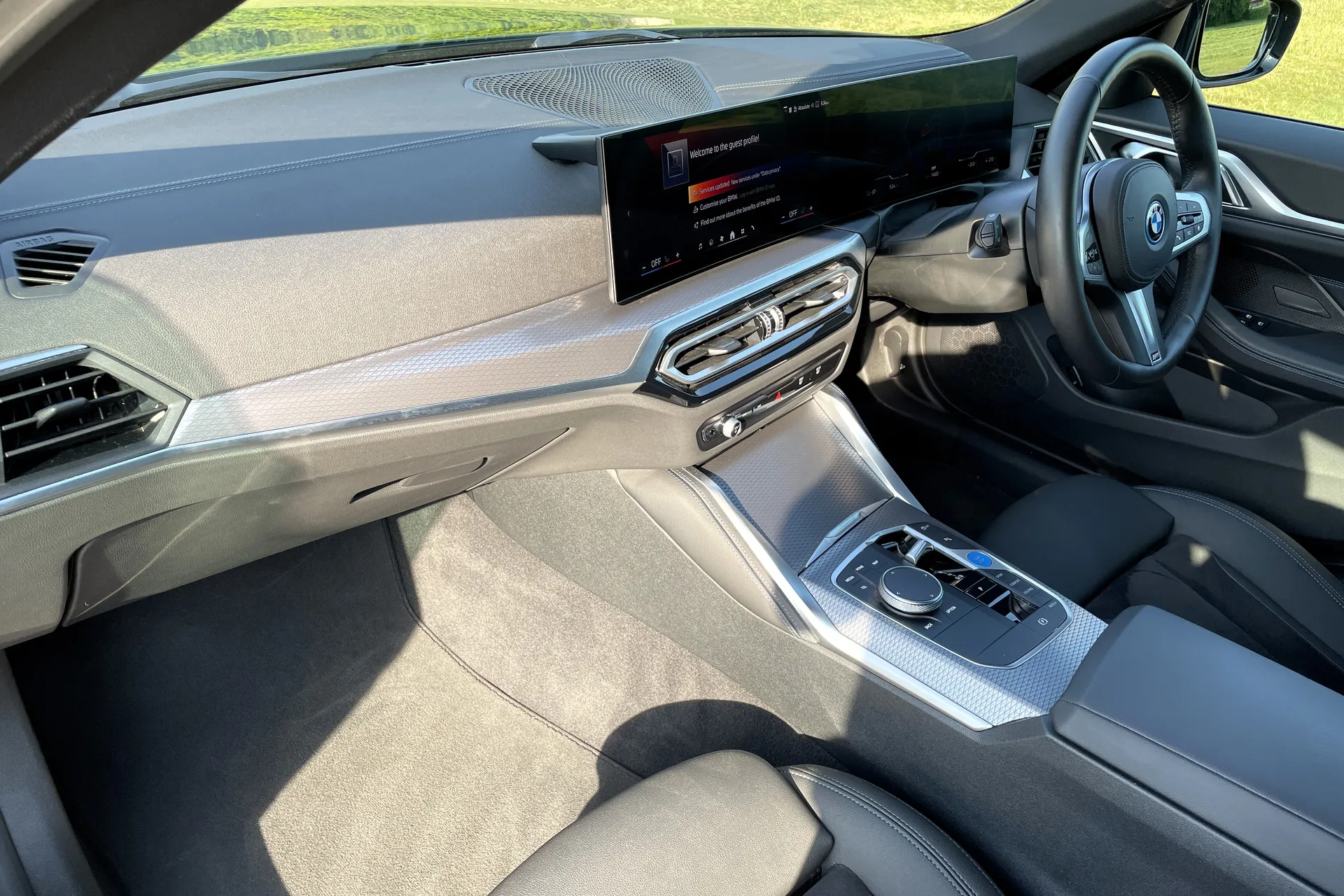 BMW I4 thumbnail image number 24