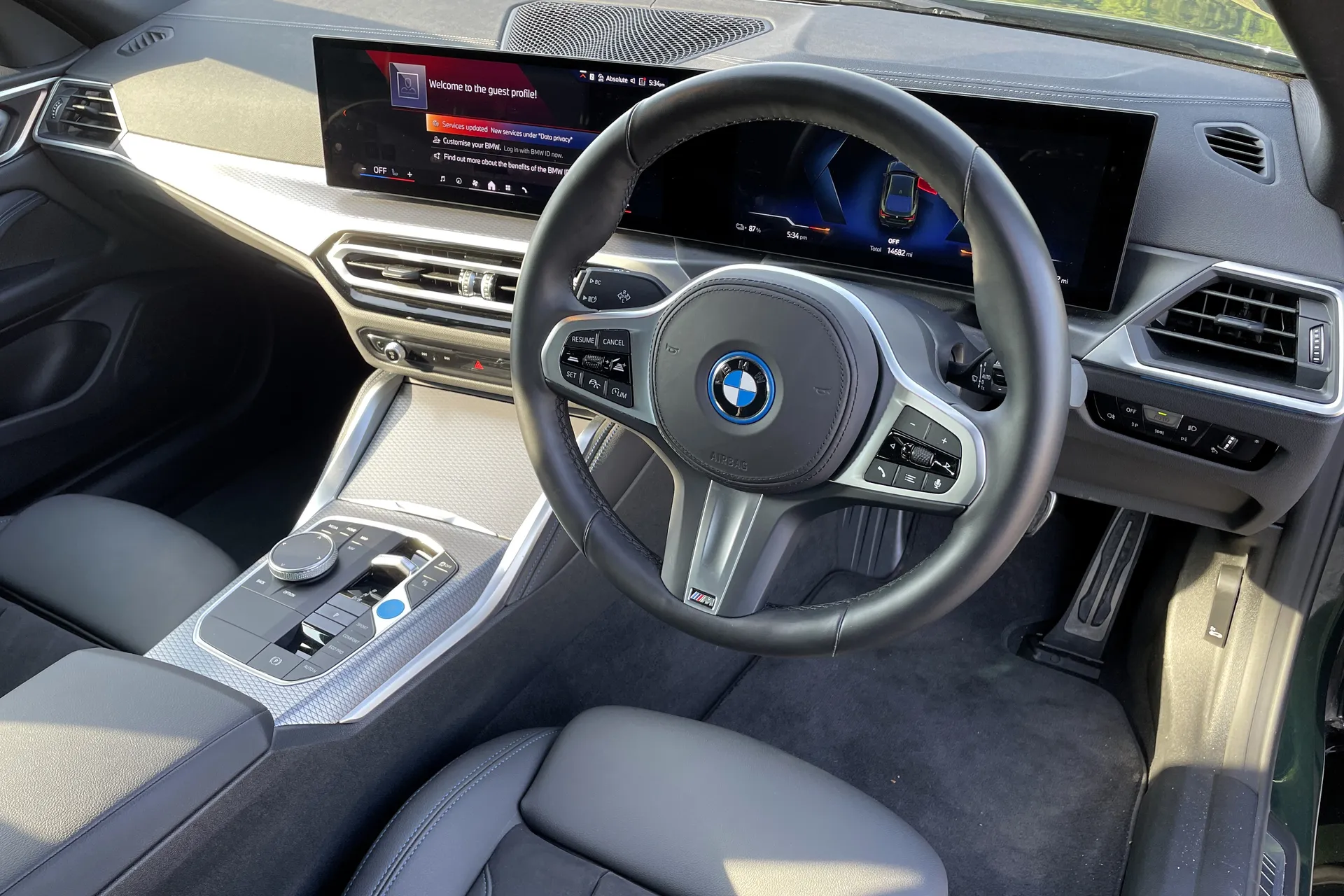 BMW I4 thumbnail image number 23