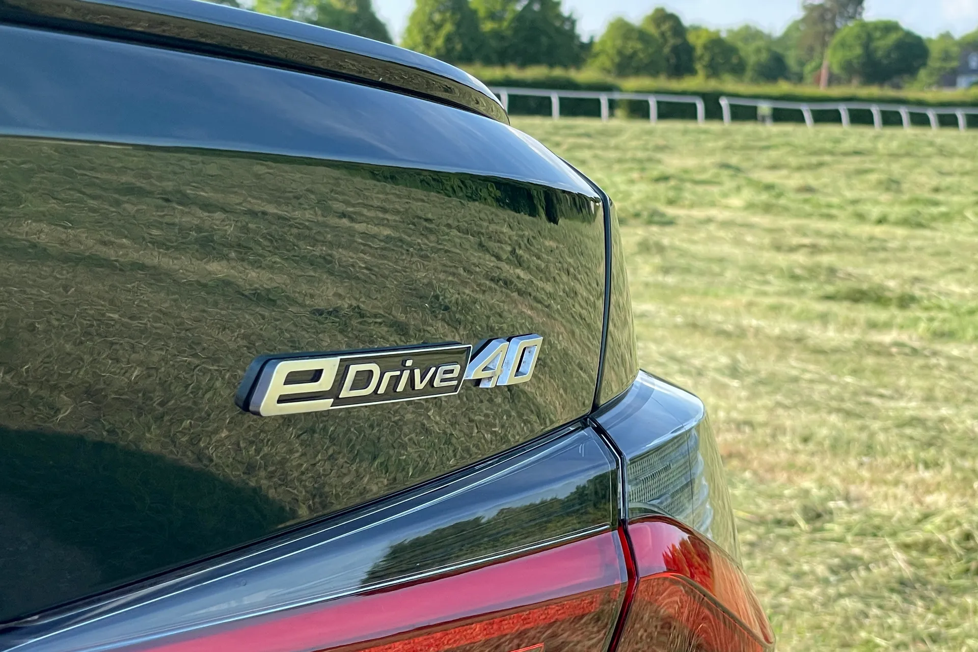 BMW I4 thumbnail image number 11