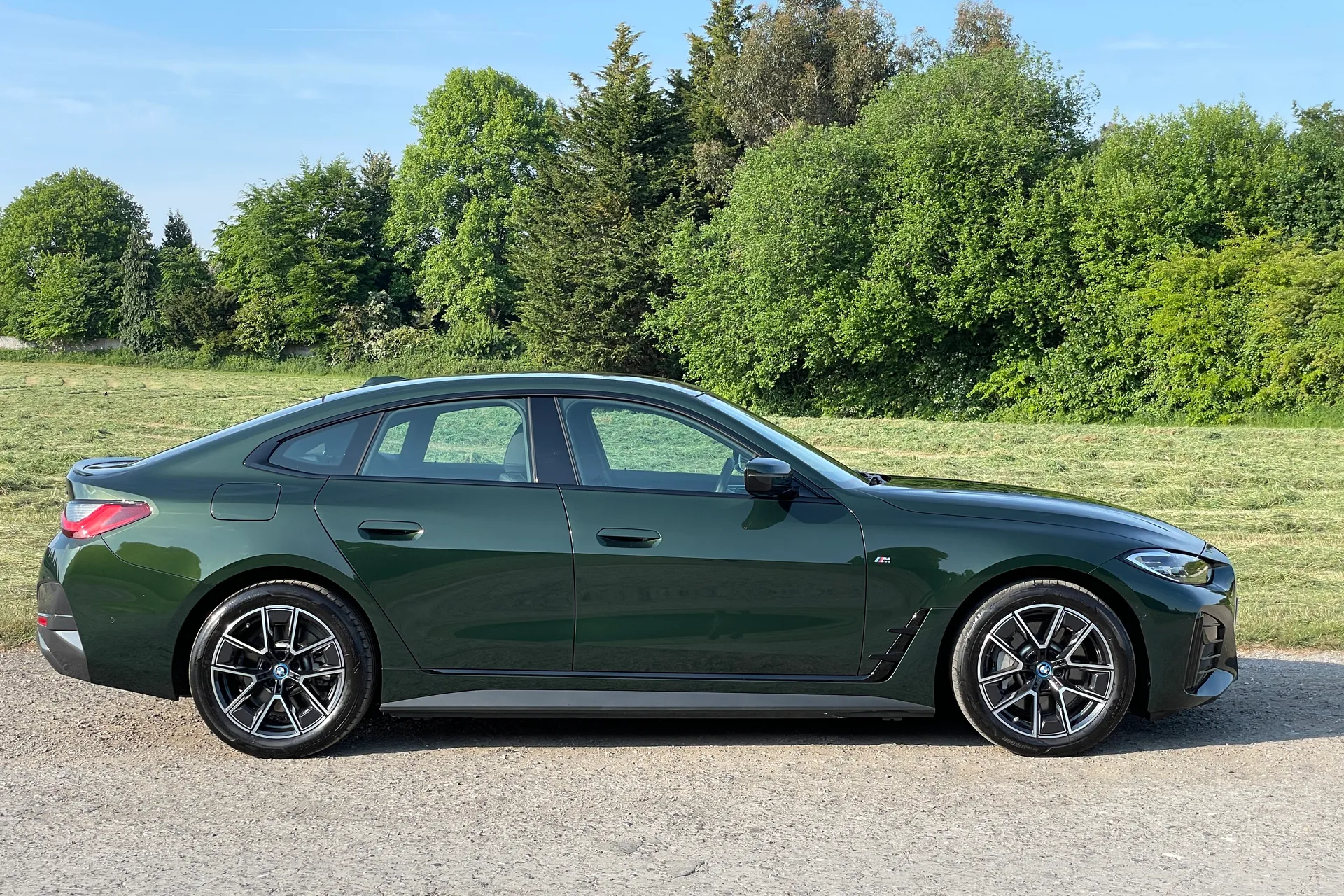 BMW I4 thumbnail image number 2