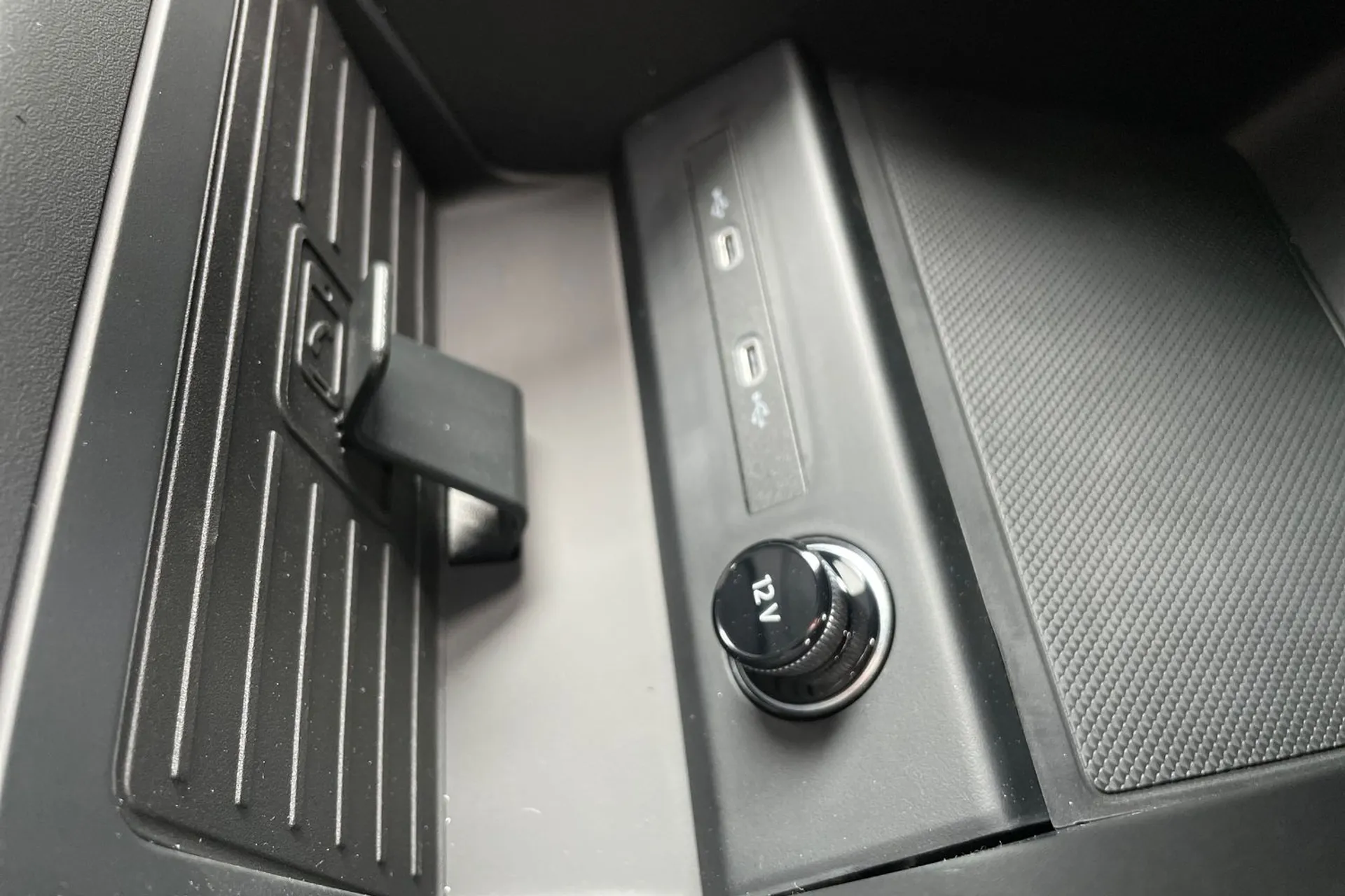 Audi Q4 thumbnail image number 30