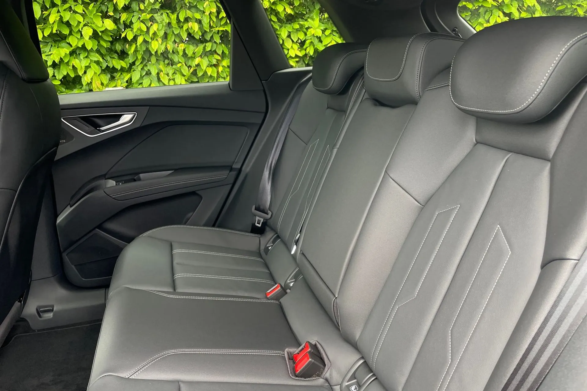 Audi Q4 thumbnail image number 31