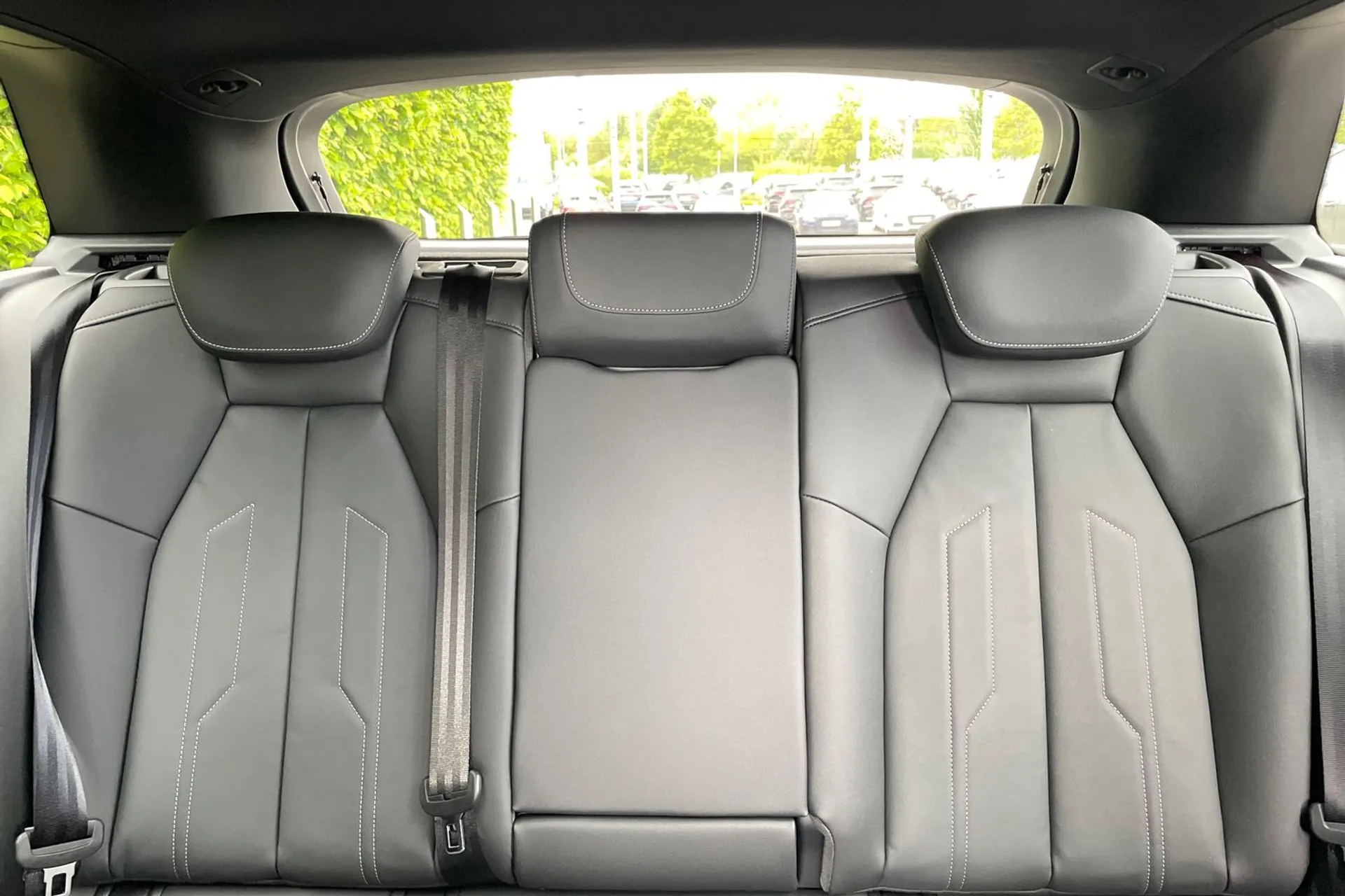 Audi Q4 thumbnail image number 33