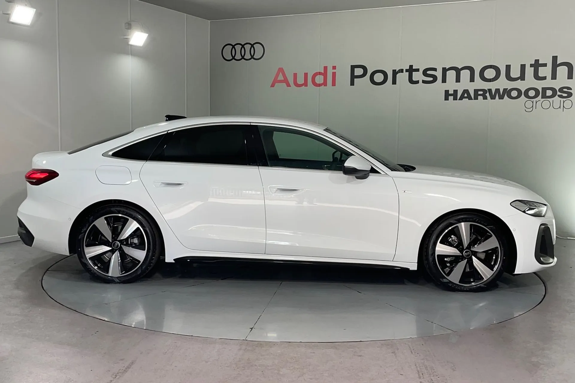 Audi A5 thumbnail image number 2