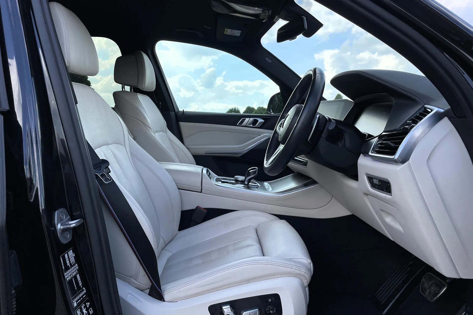 BMW X5 thumbnail image number 32