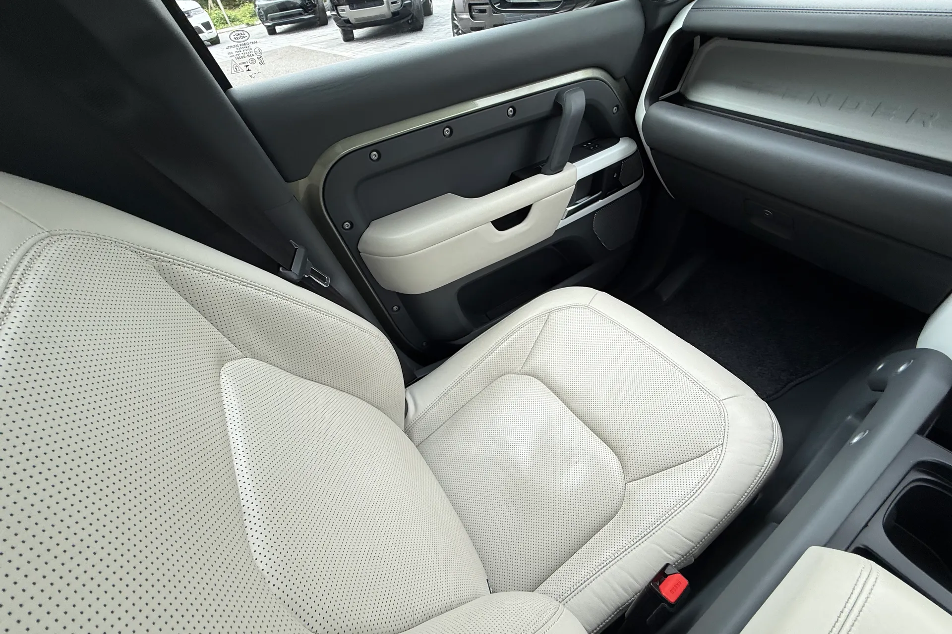 LAND ROVER DEFENDER thumbnail image number 12