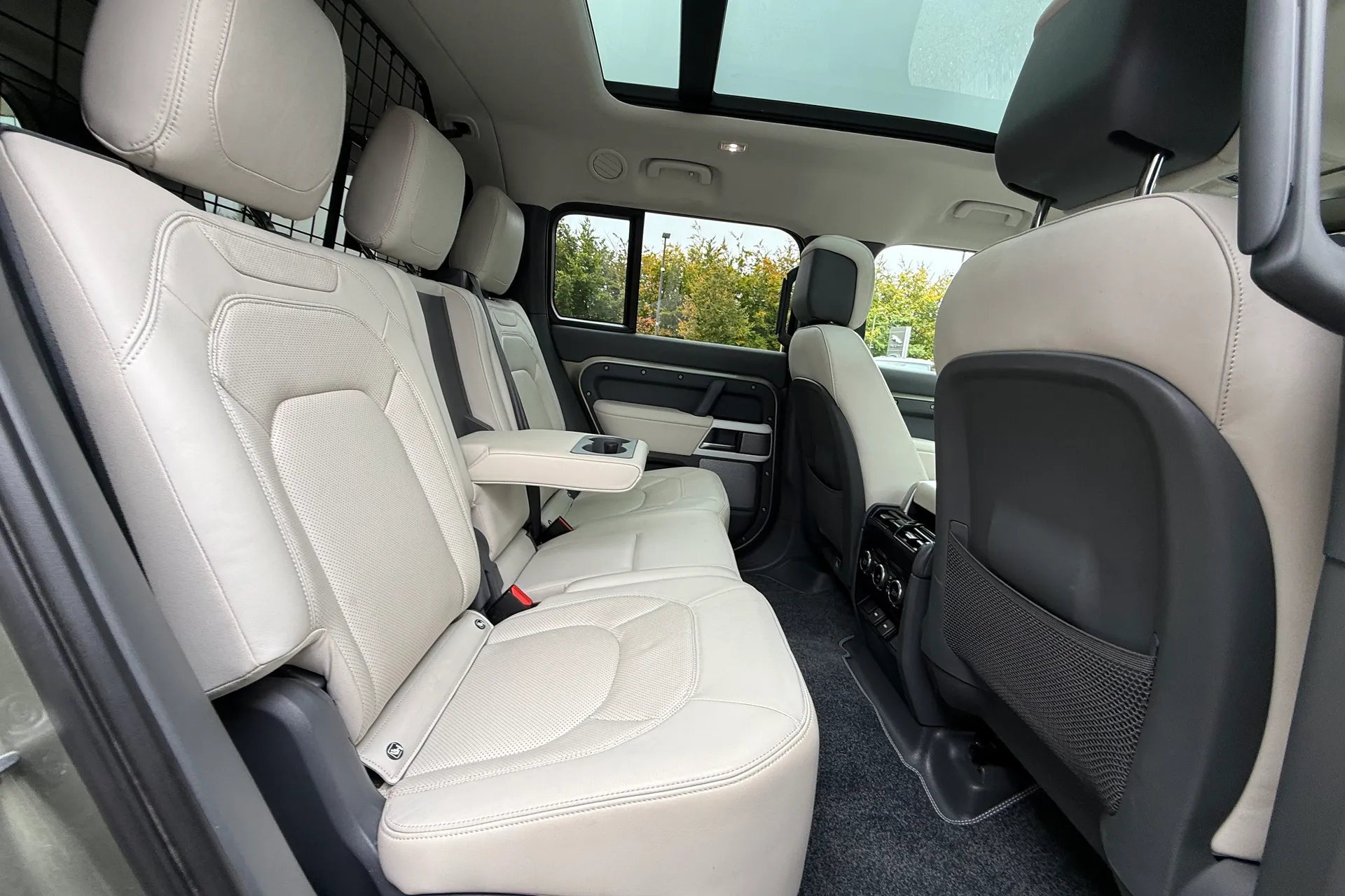 LAND ROVER DEFENDER thumbnail image number 43