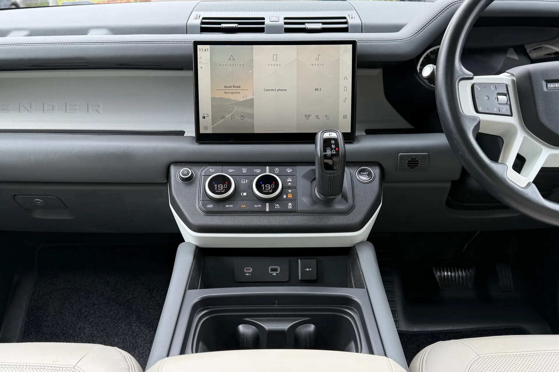 LAND ROVER DEFENDER thumbnail image number 15