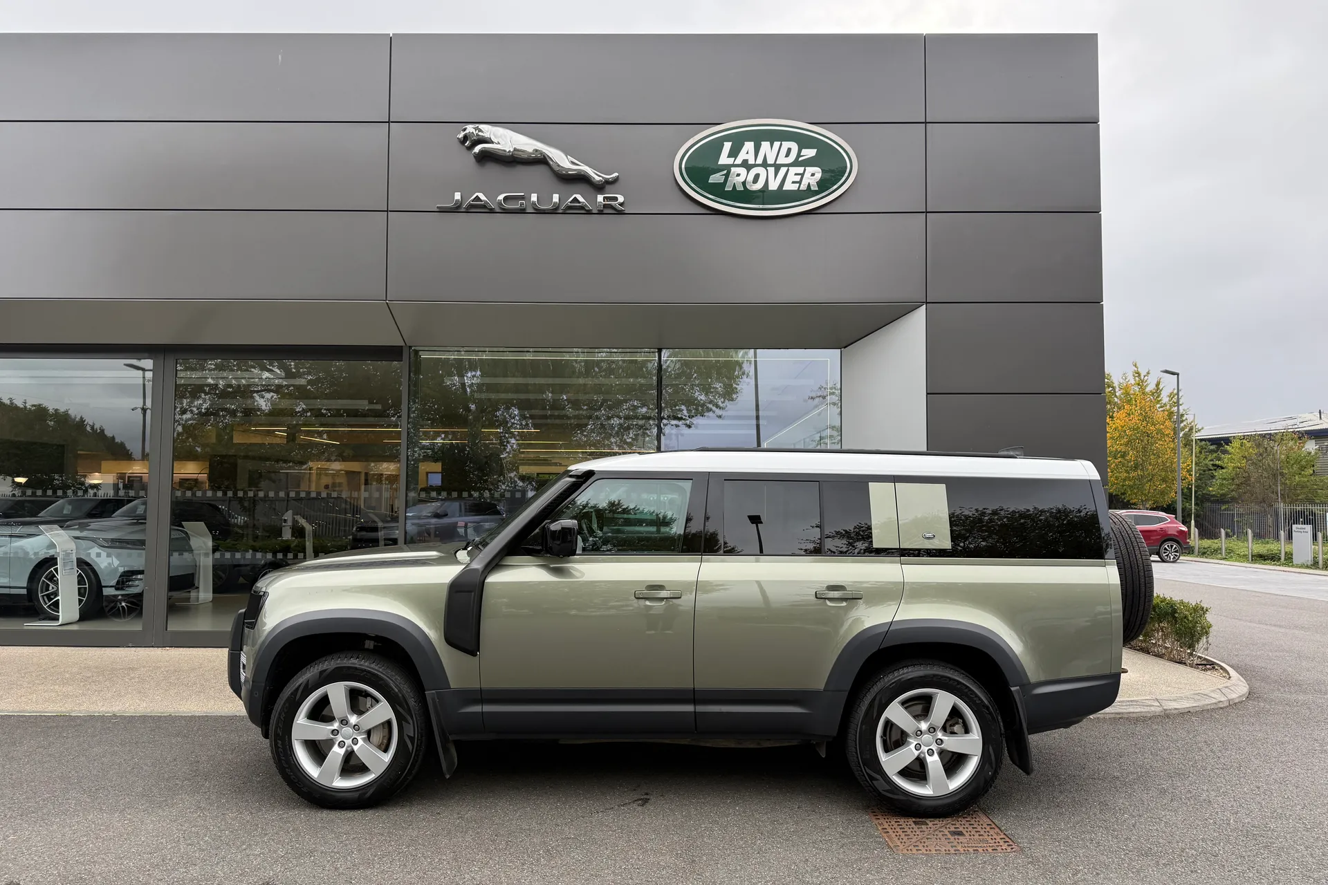 LAND ROVER DEFENDER thumbnail image number 27