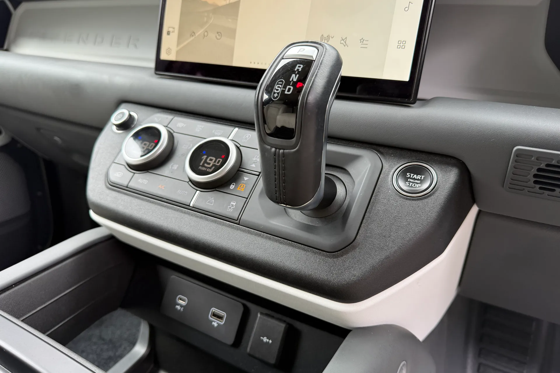 LAND ROVER DEFENDER thumbnail image number 20