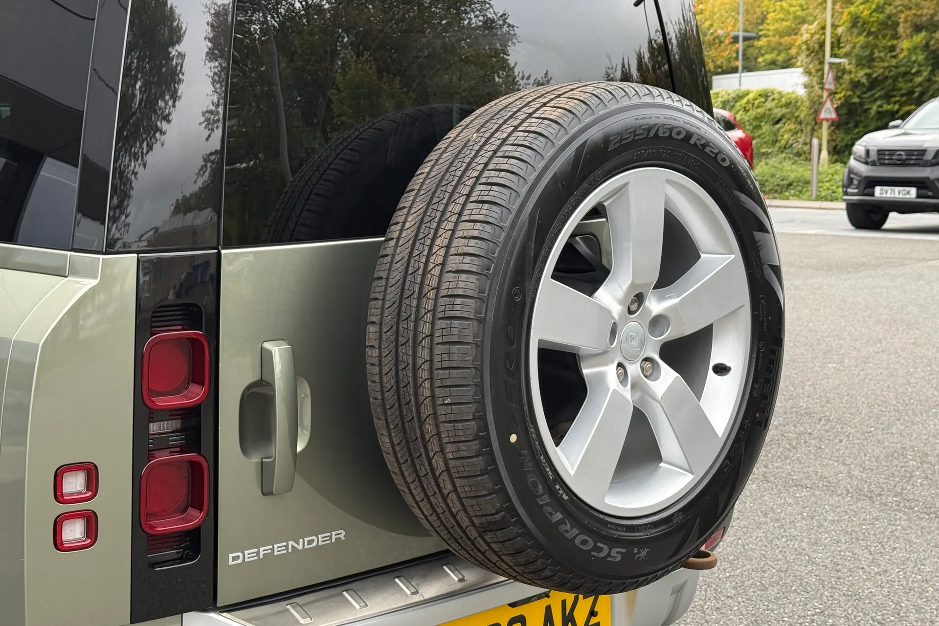 LAND ROVER DEFENDER thumbnail image number 56