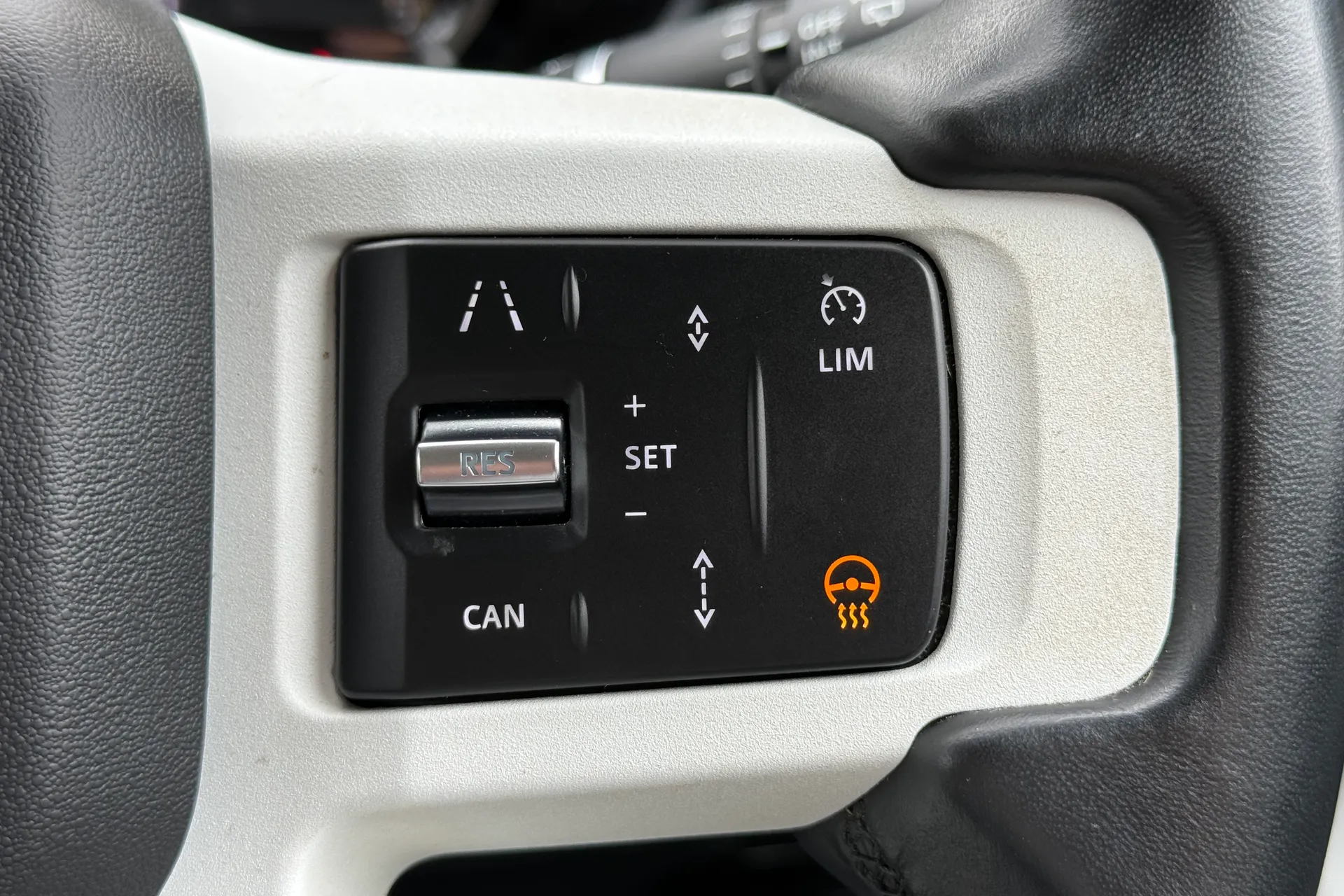 LAND ROVER DEFENDER thumbnail image number 28