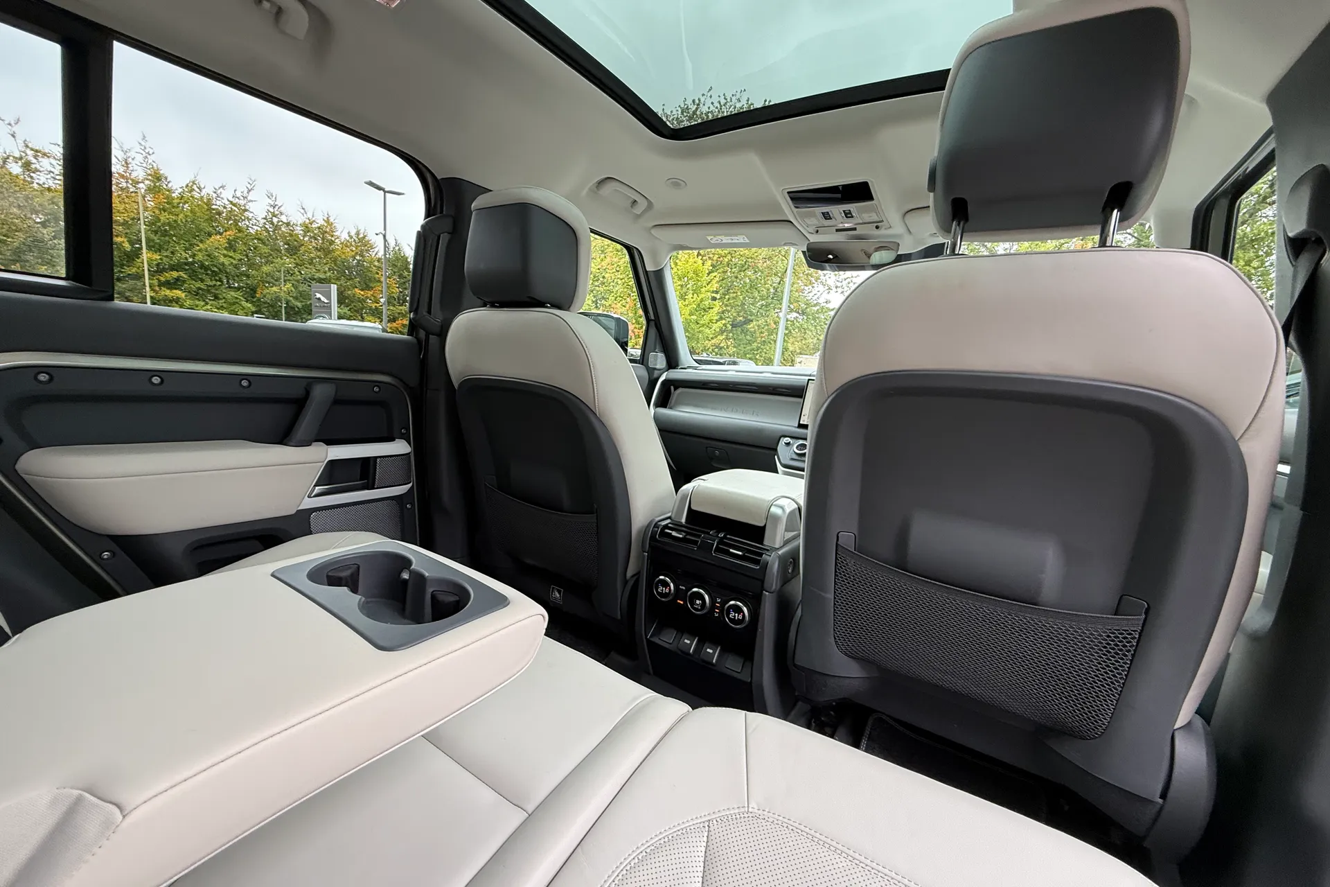 LAND ROVER DEFENDER thumbnail image number 46