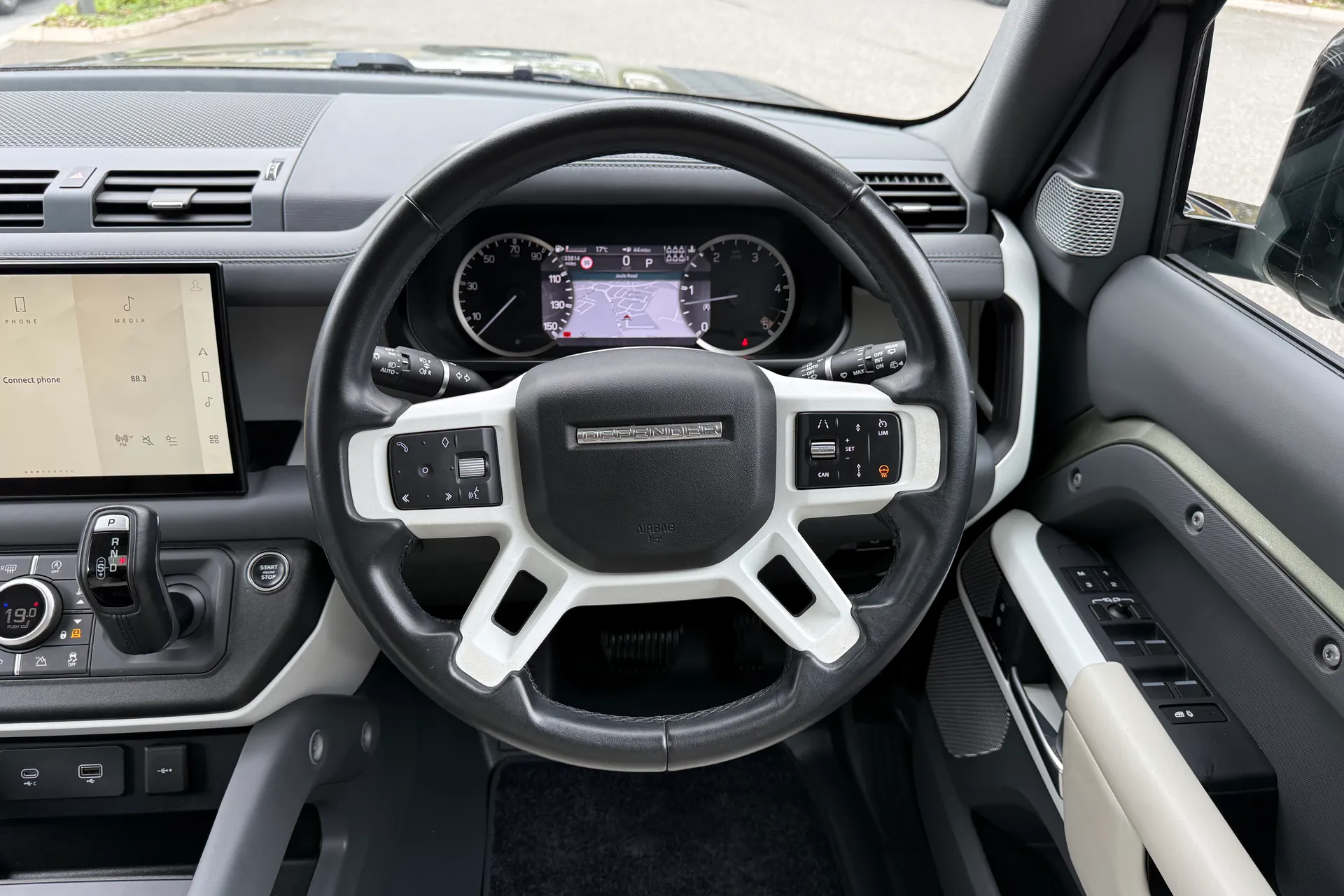 LAND ROVER DEFENDER thumbnail image number 14