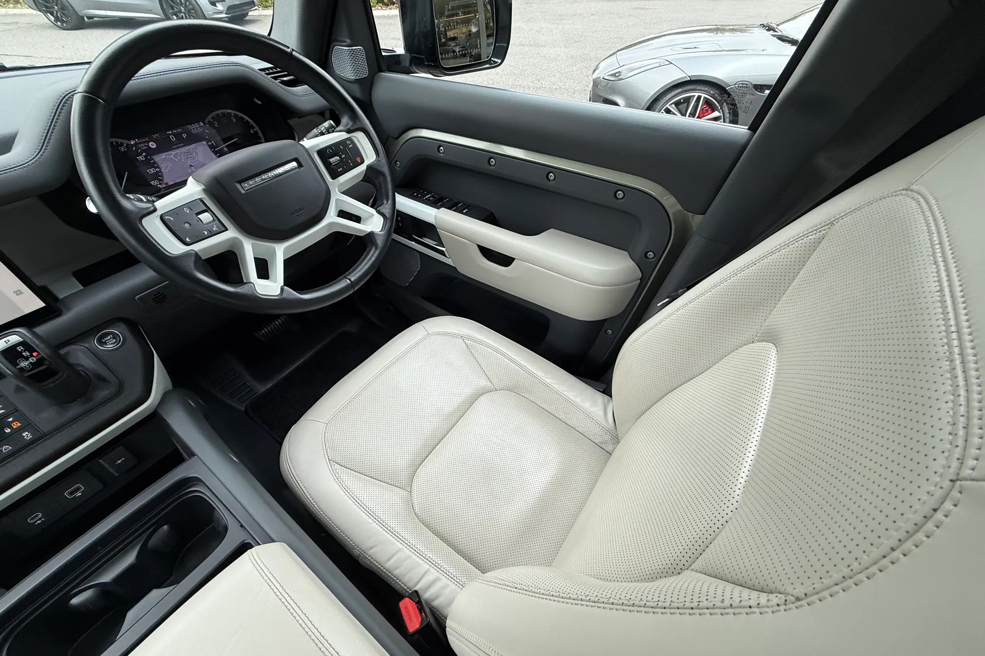 LAND ROVER DEFENDER thumbnail image number 13