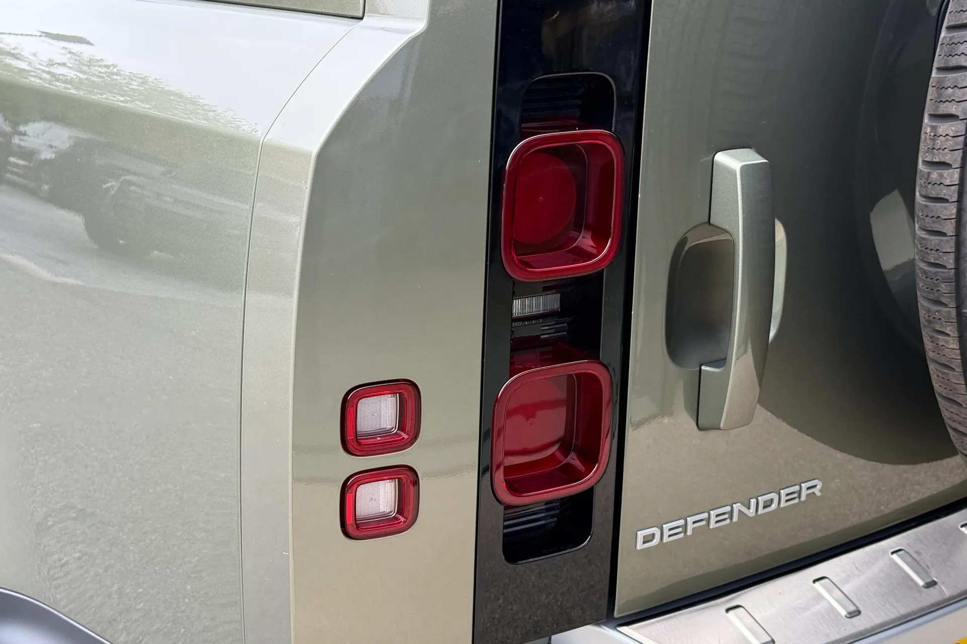 LAND ROVER DEFENDER thumbnail image number 60