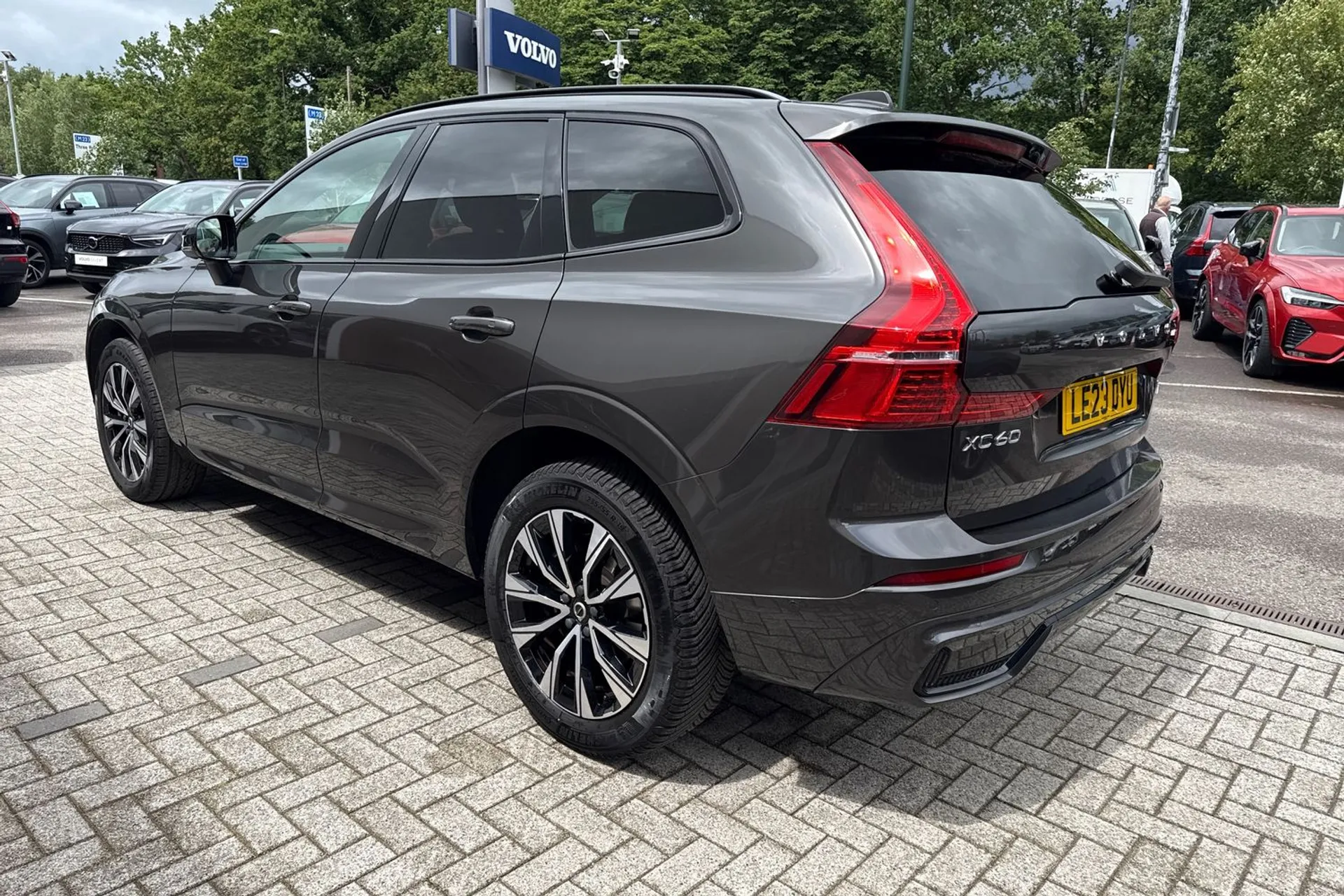 Volvo XC60 thumbnail image number 10