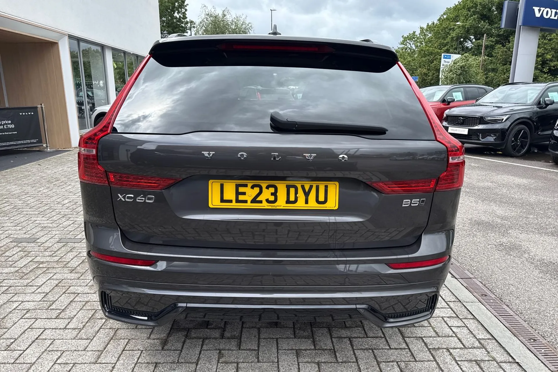 Volvo XC60 thumbnail image number 9