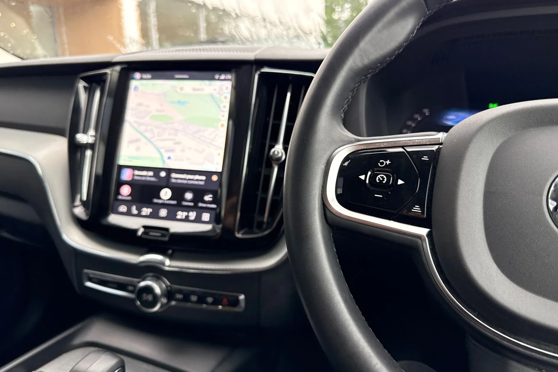 Volvo XC60 thumbnail image number 36