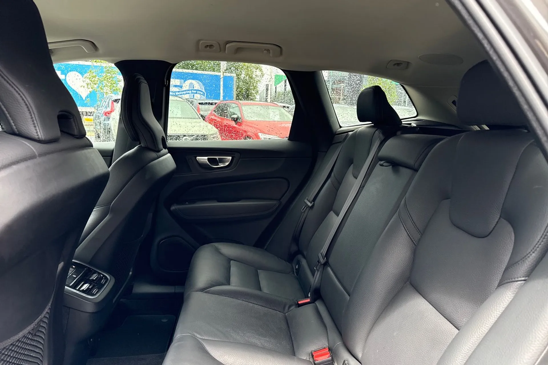 Volvo XC60 thumbnail image number 30