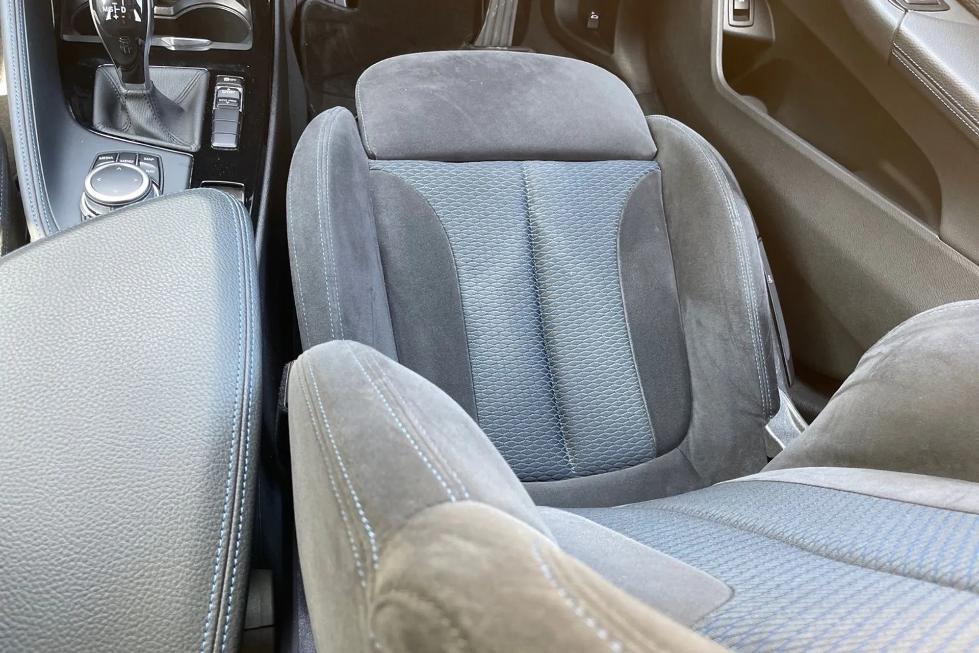 BMW X1 thumbnail image number 35