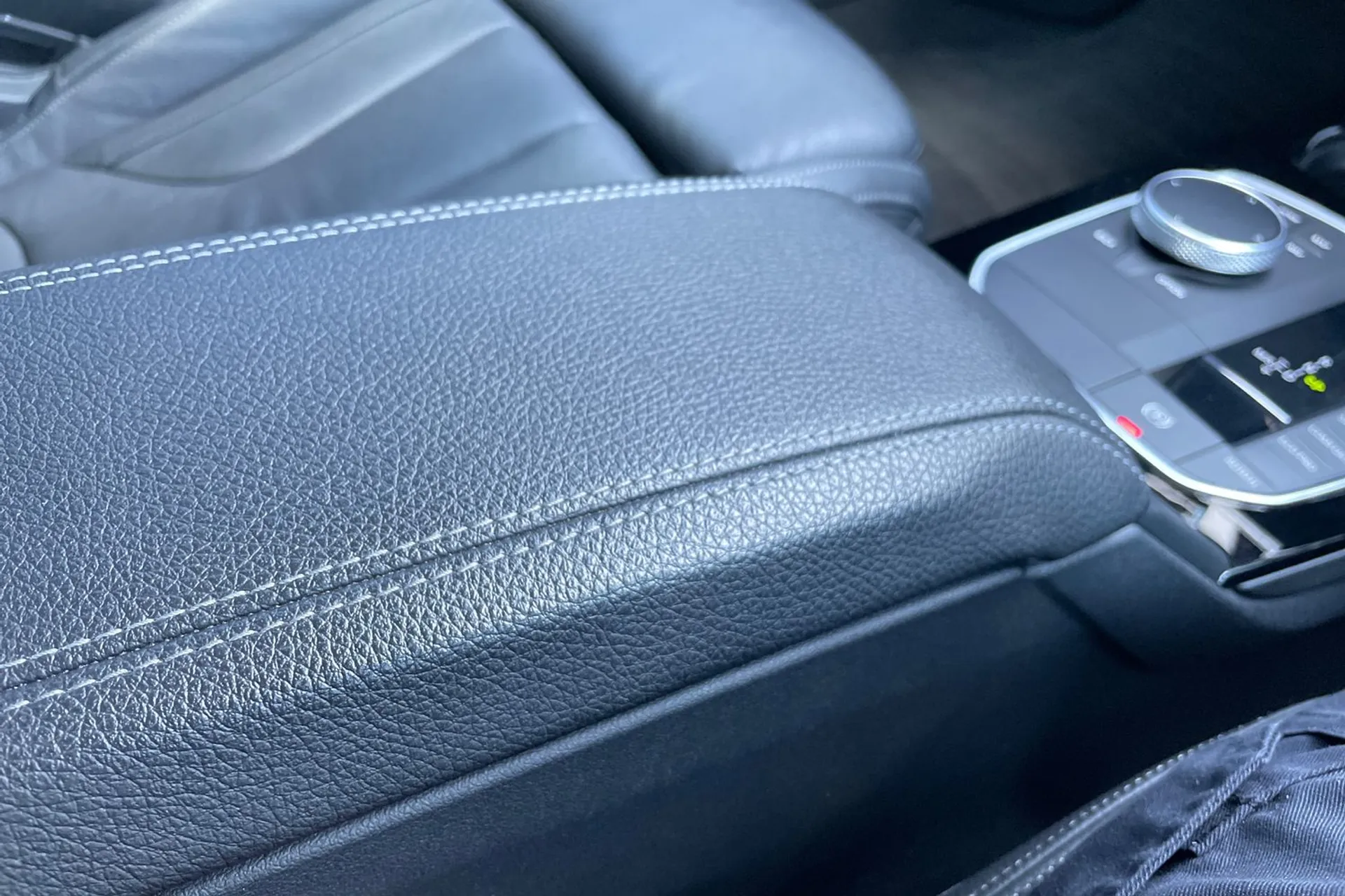 BMW 2 SERIES thumbnail image number 45