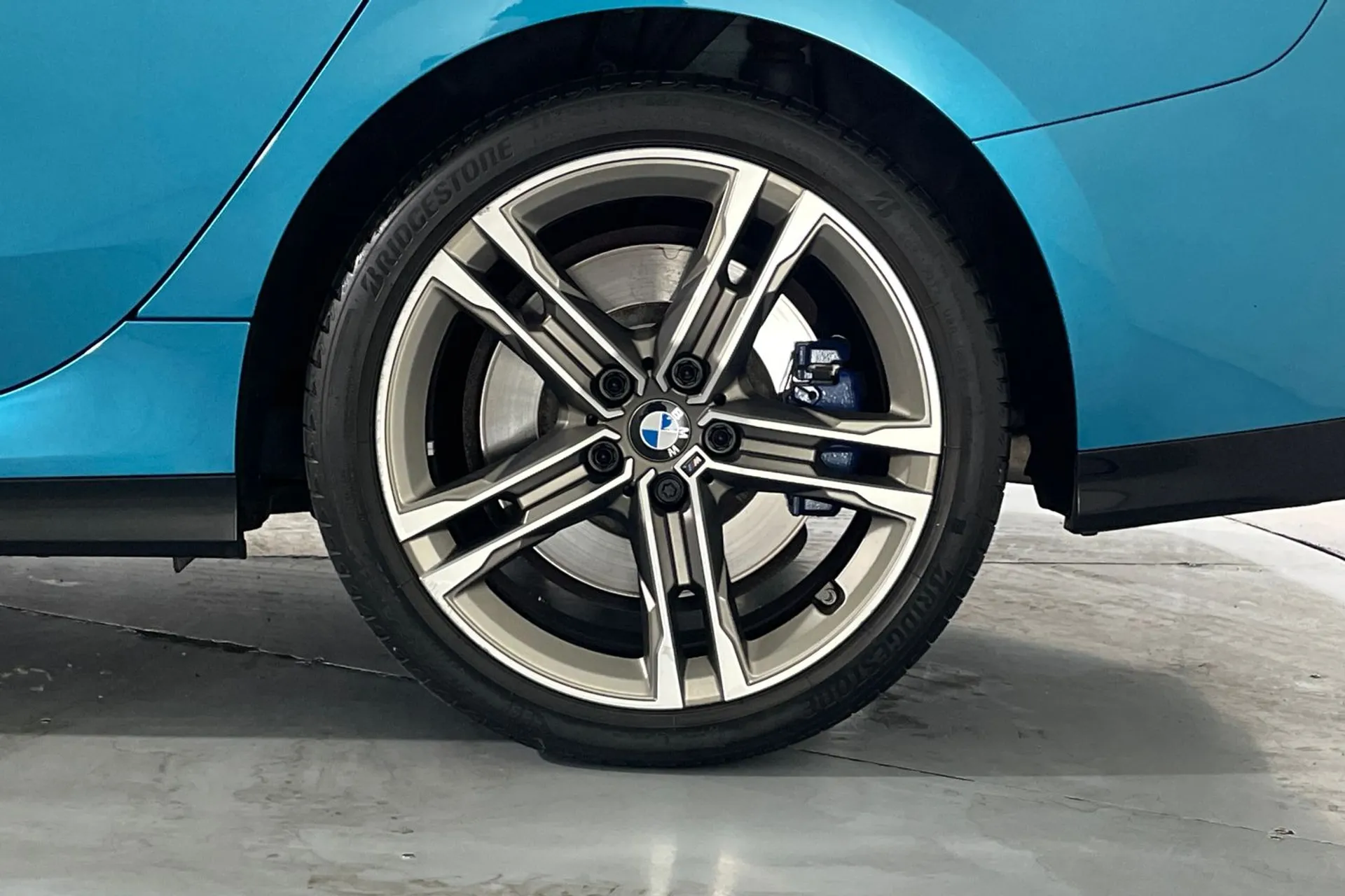 BMW 2 SERIES thumbnail image number 12