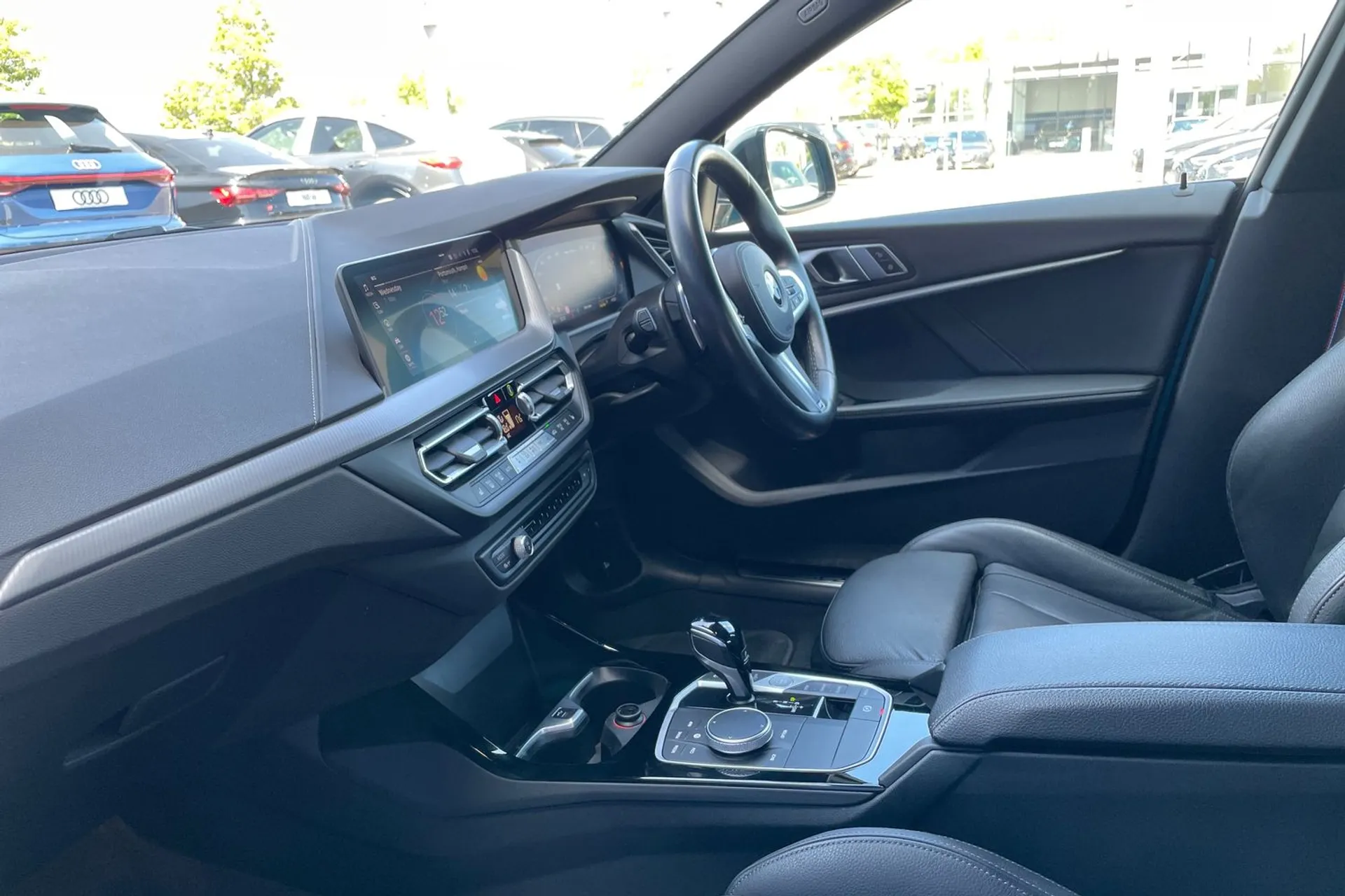 BMW 2 SERIES thumbnail image number 27