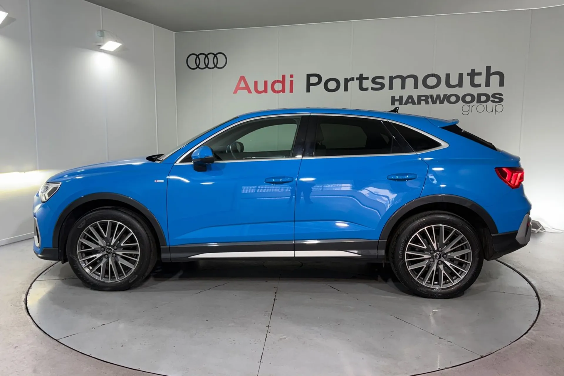 Audi Q3 S LINE 35 TFSI MHEV S- thumbnail image number 11