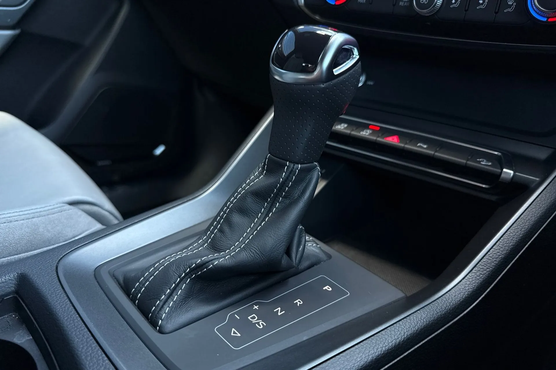 Audi Q3 S LINE 35 TFSI MHEV S- thumbnail image number 39