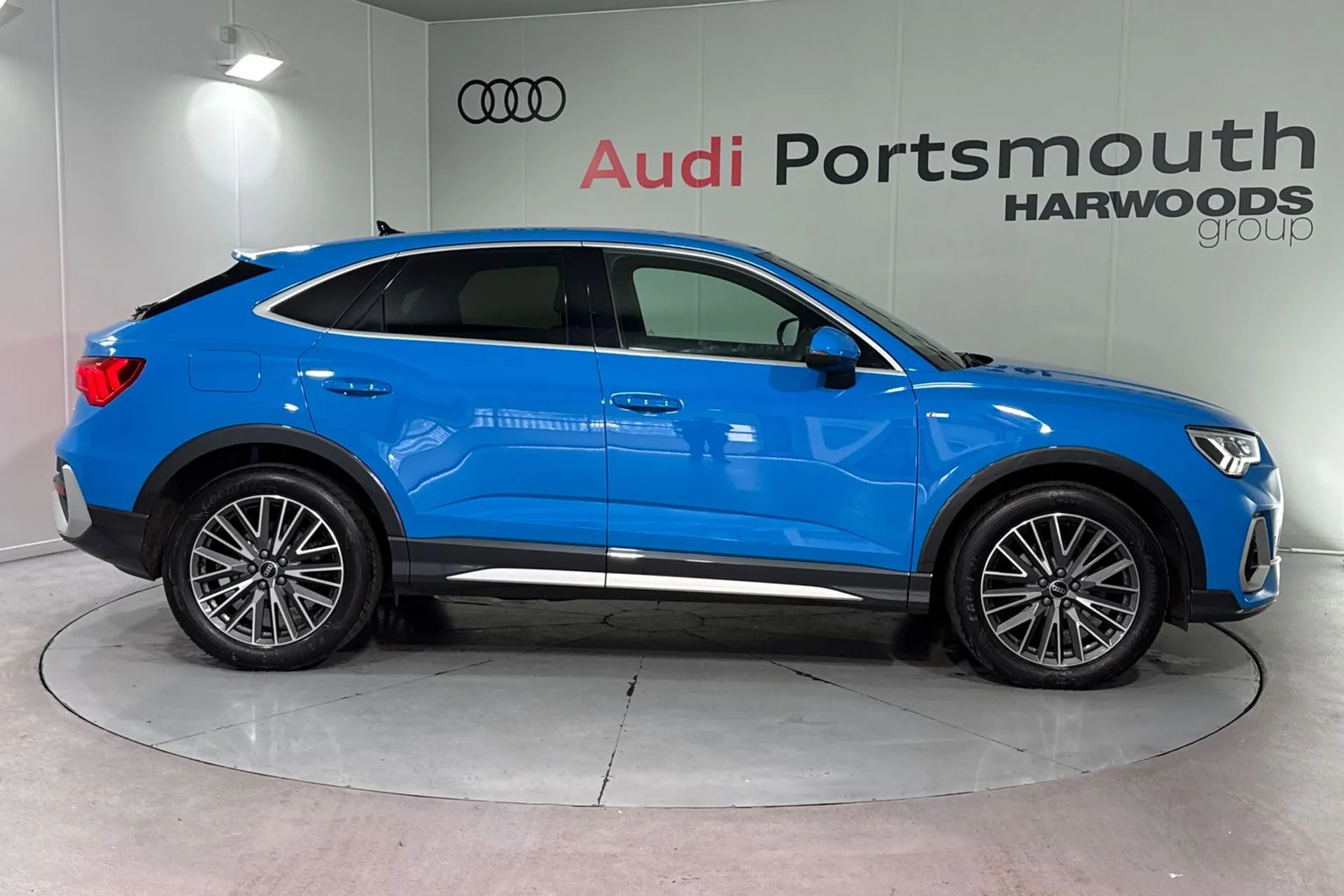 Audi Q3 S LINE 35 TFSI MHEV S- thumbnail image number 2