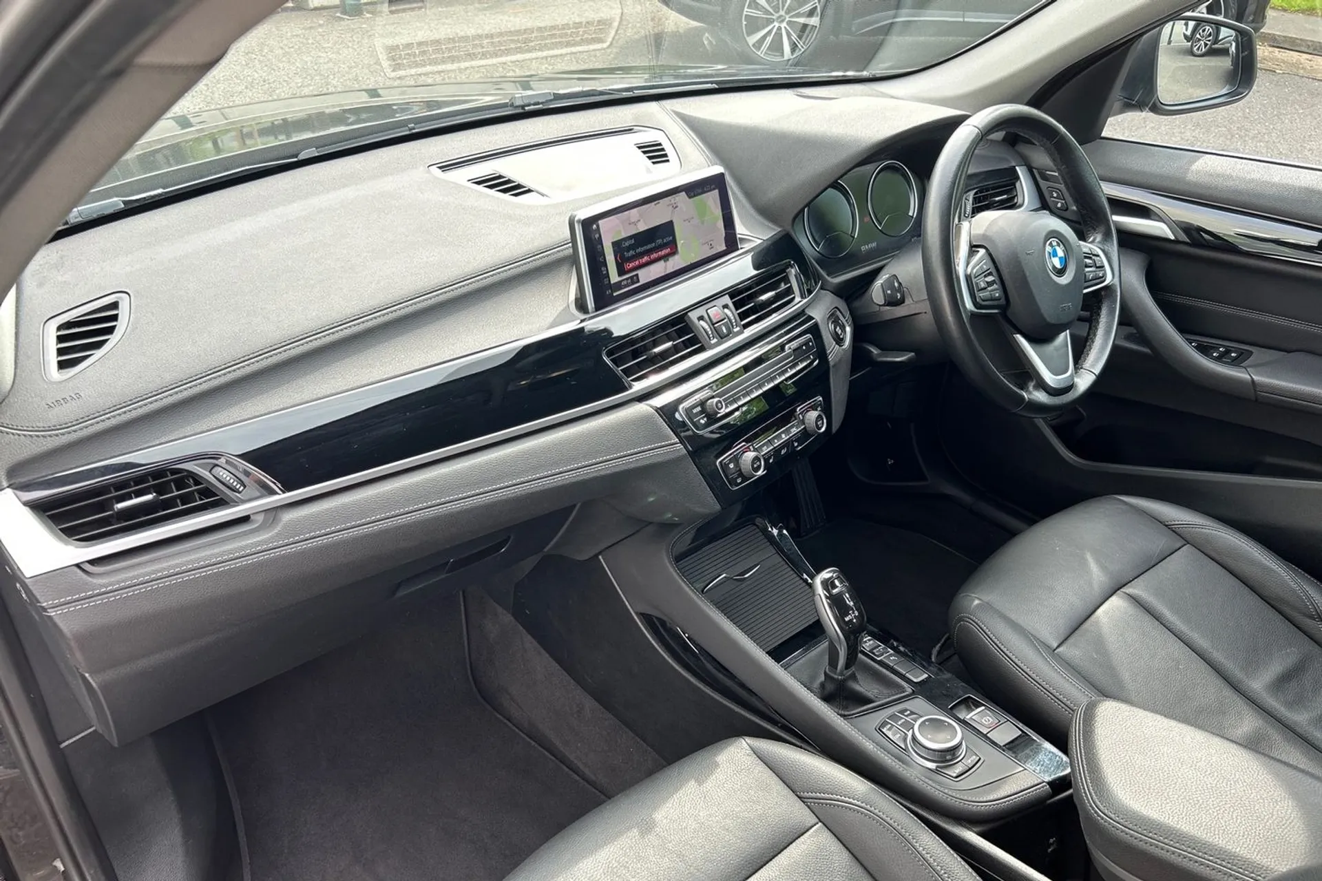 BMW X1 thumbnail image number 9