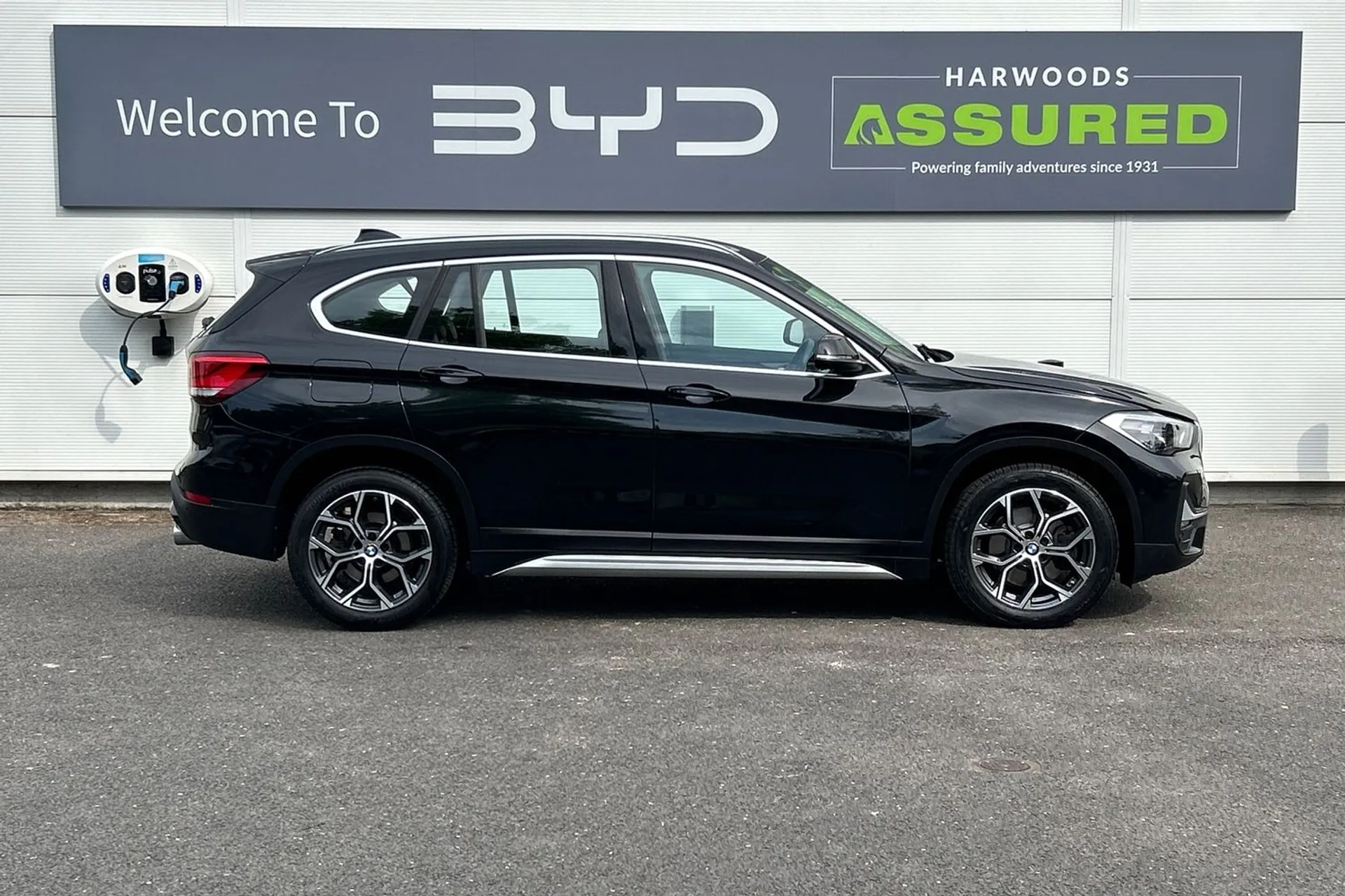 BMW X1 thumbnail image number 2