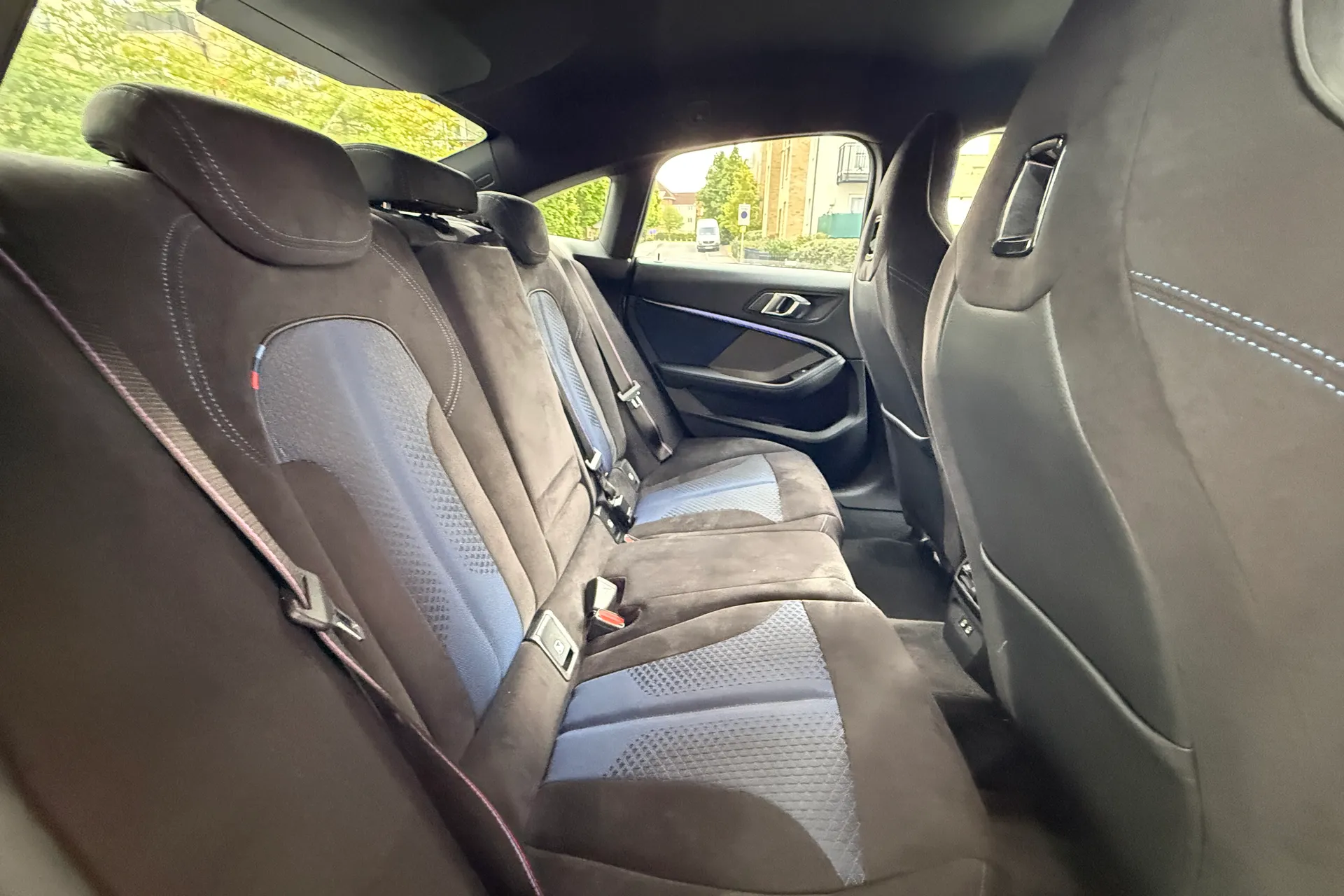 BMW 2 SERIES thumbnail image number 31