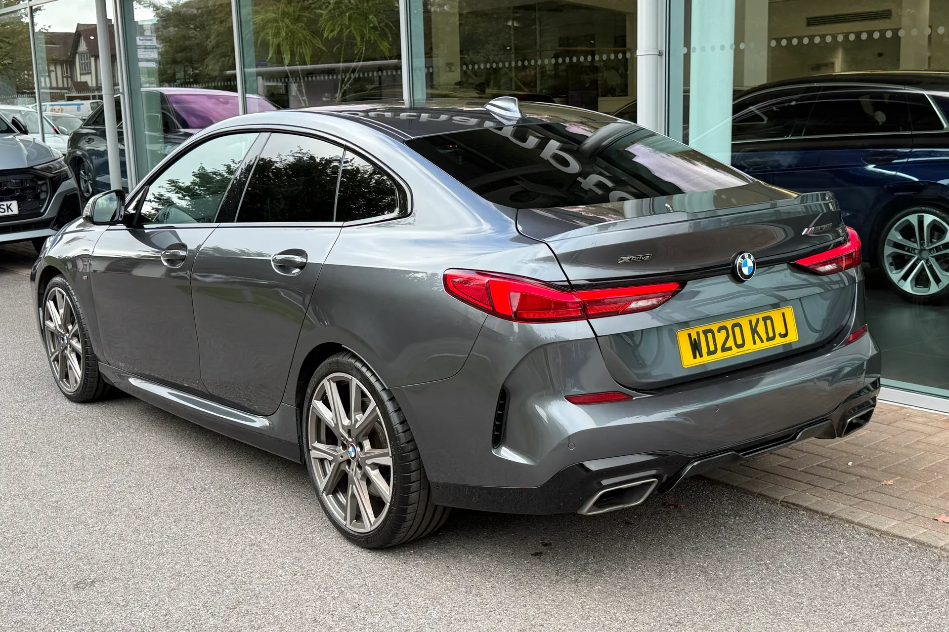 BMW 2 SERIES thumbnail image number 40