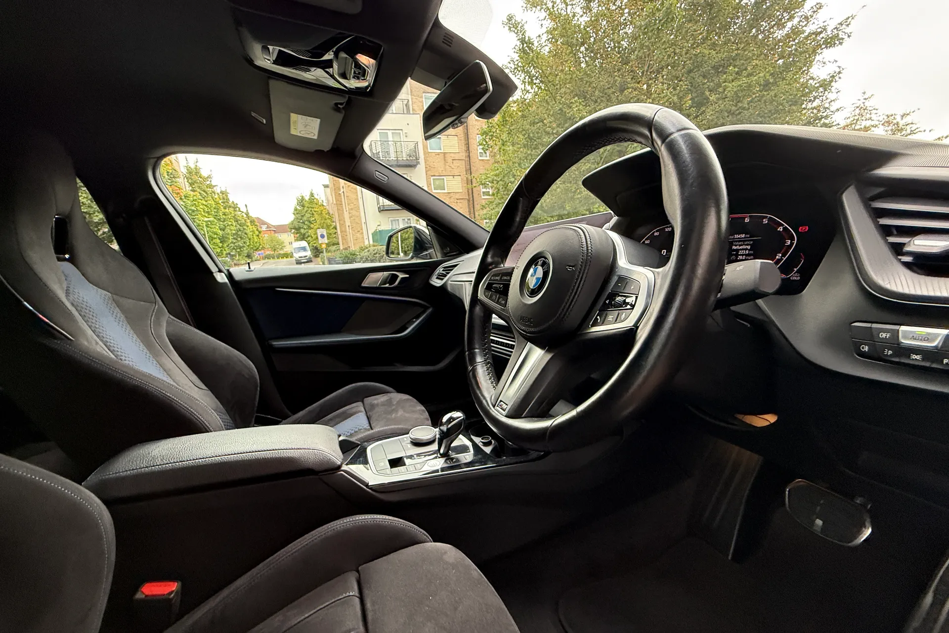 BMW 2 SERIES thumbnail image number 27