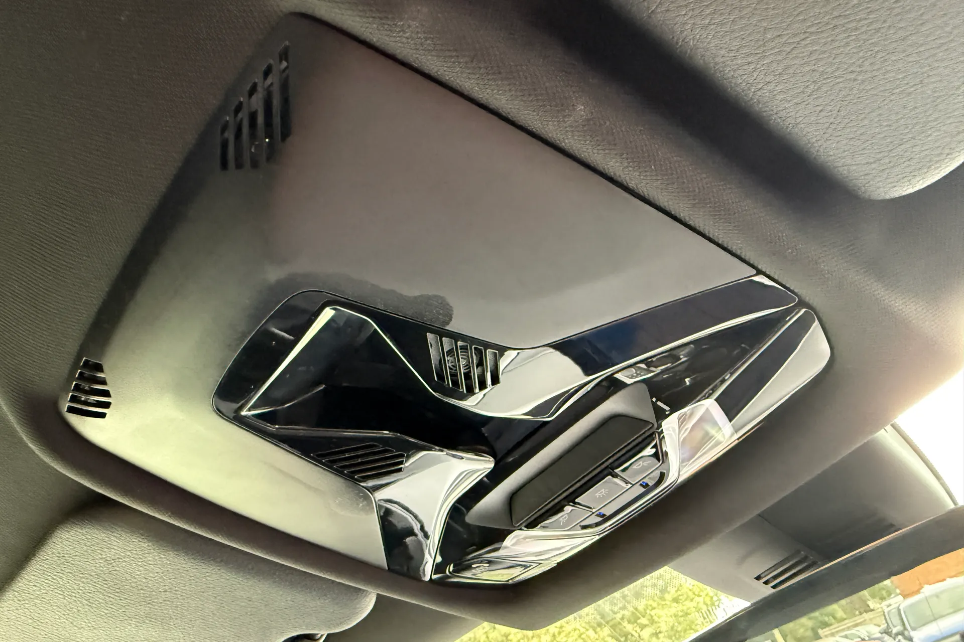 BMW 2 SERIES thumbnail image number 23