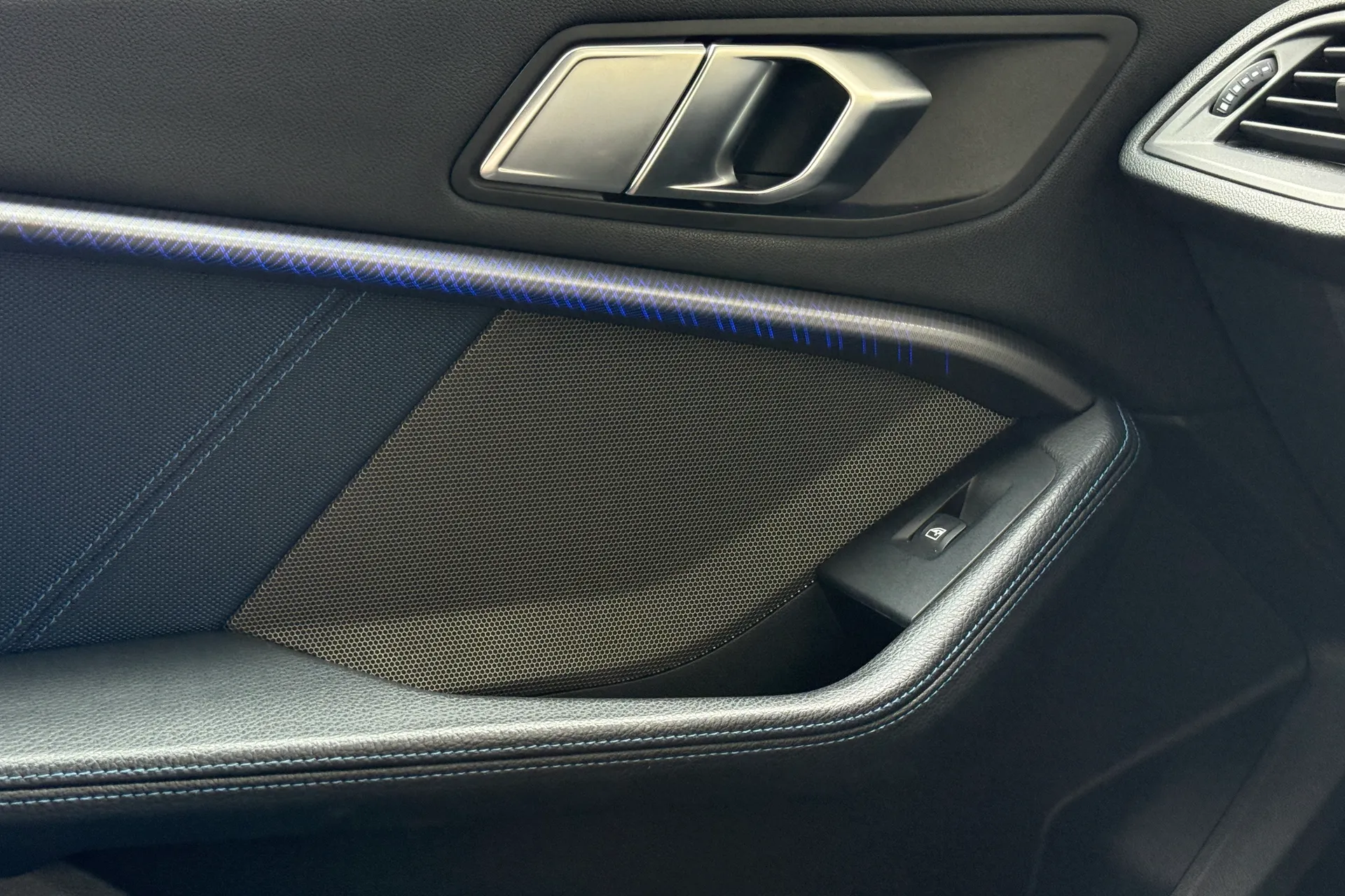 BMW 2 SERIES thumbnail image number 22