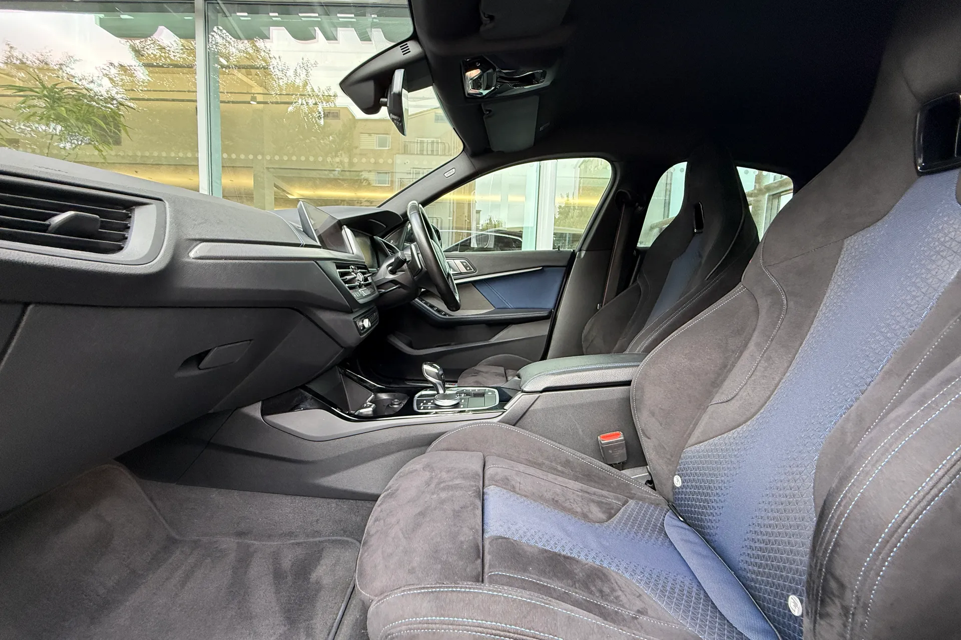 BMW 2 SERIES thumbnail image number 46
