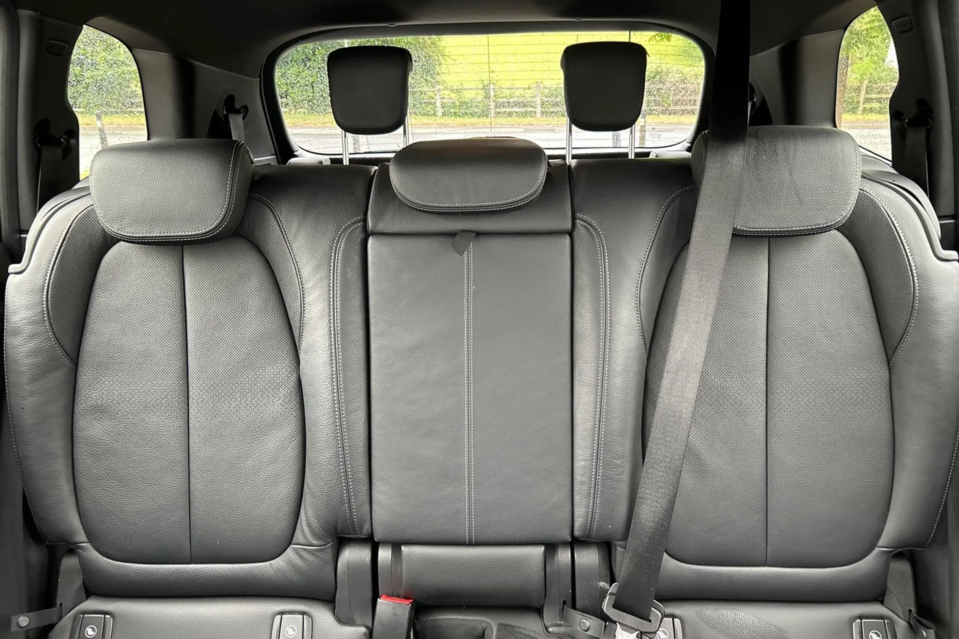 BMW 2 SERIES thumbnail image number 35