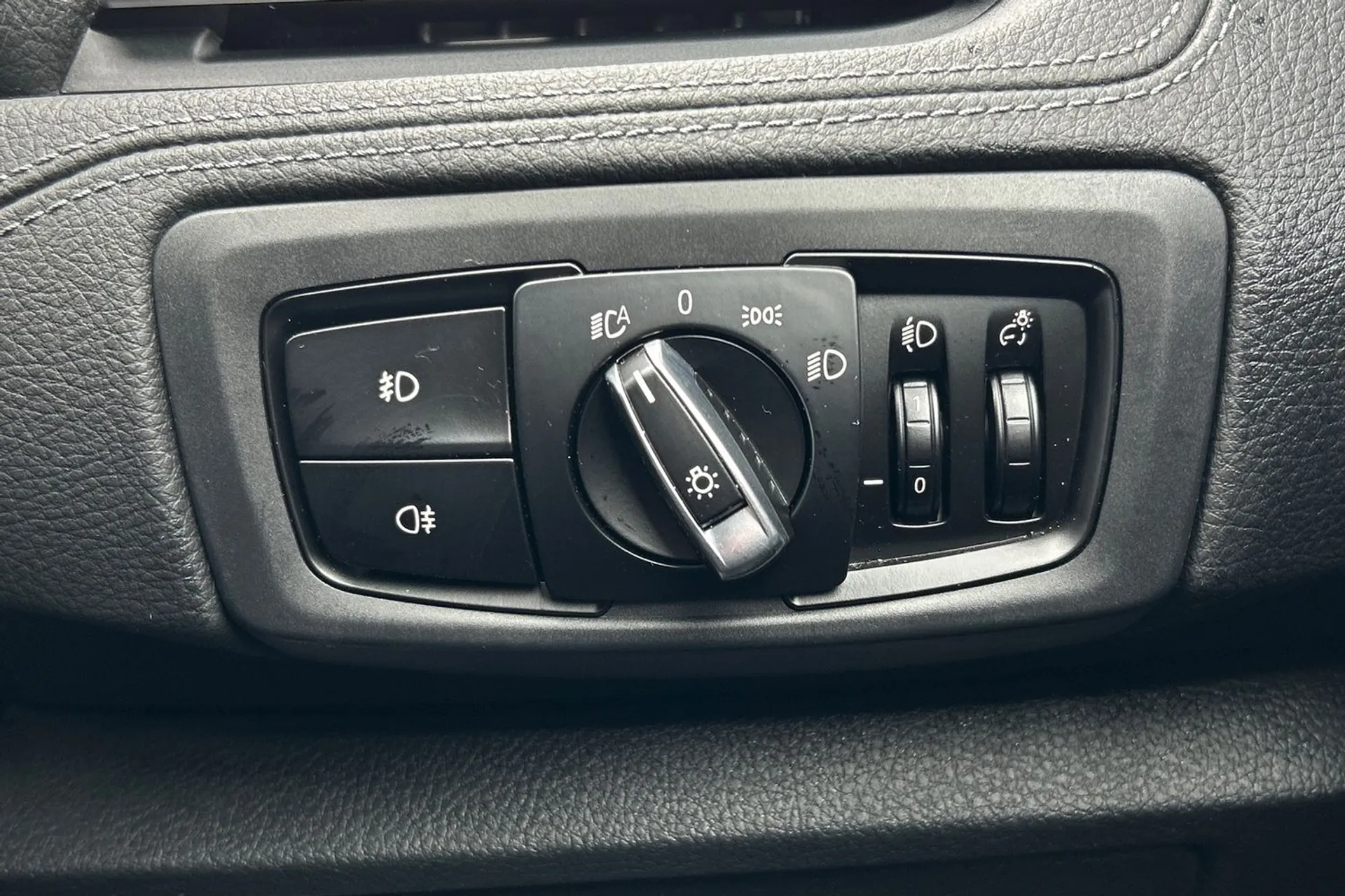BMW 2 SERIES thumbnail image number 66
