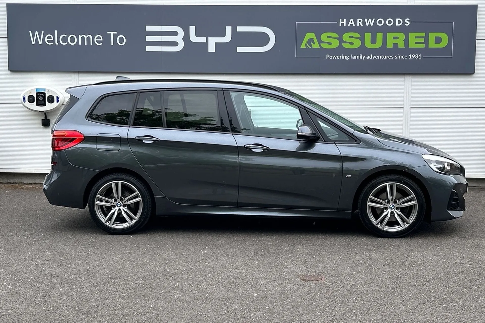 BMW 2 SERIES thumbnail image number 2