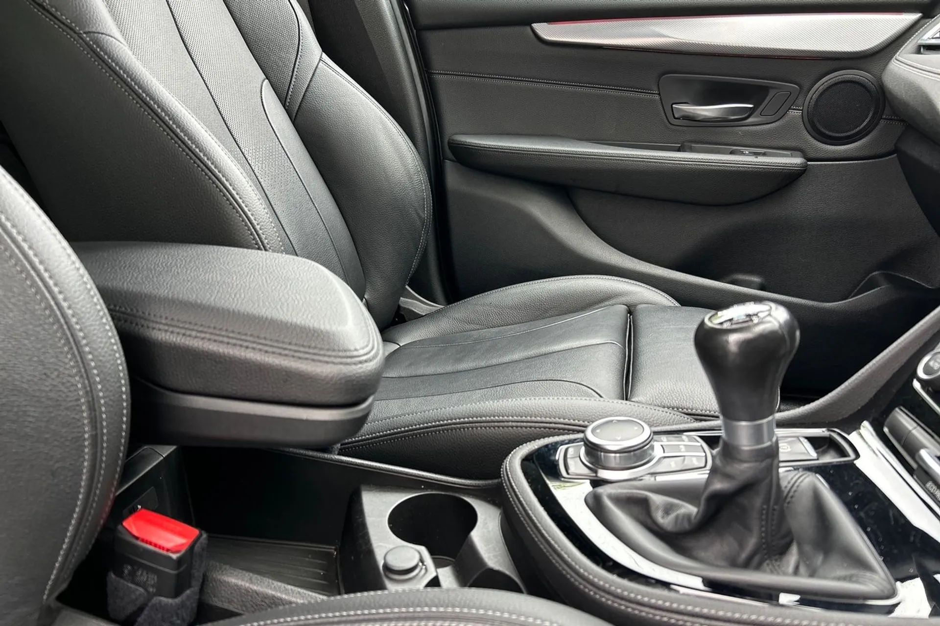BMW 2 SERIES thumbnail image number 51