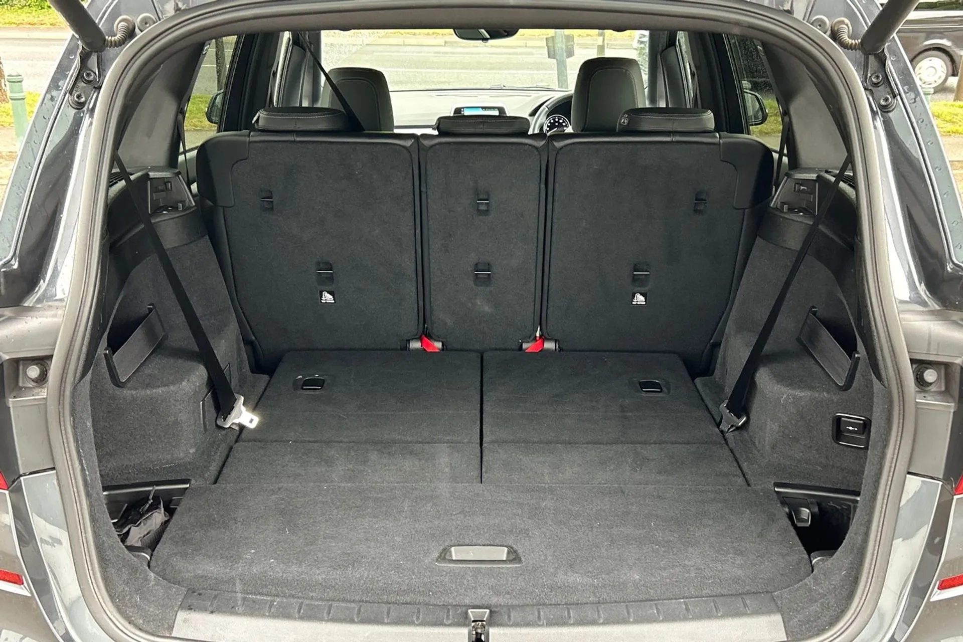 BMW 2 SERIES thumbnail image number 32