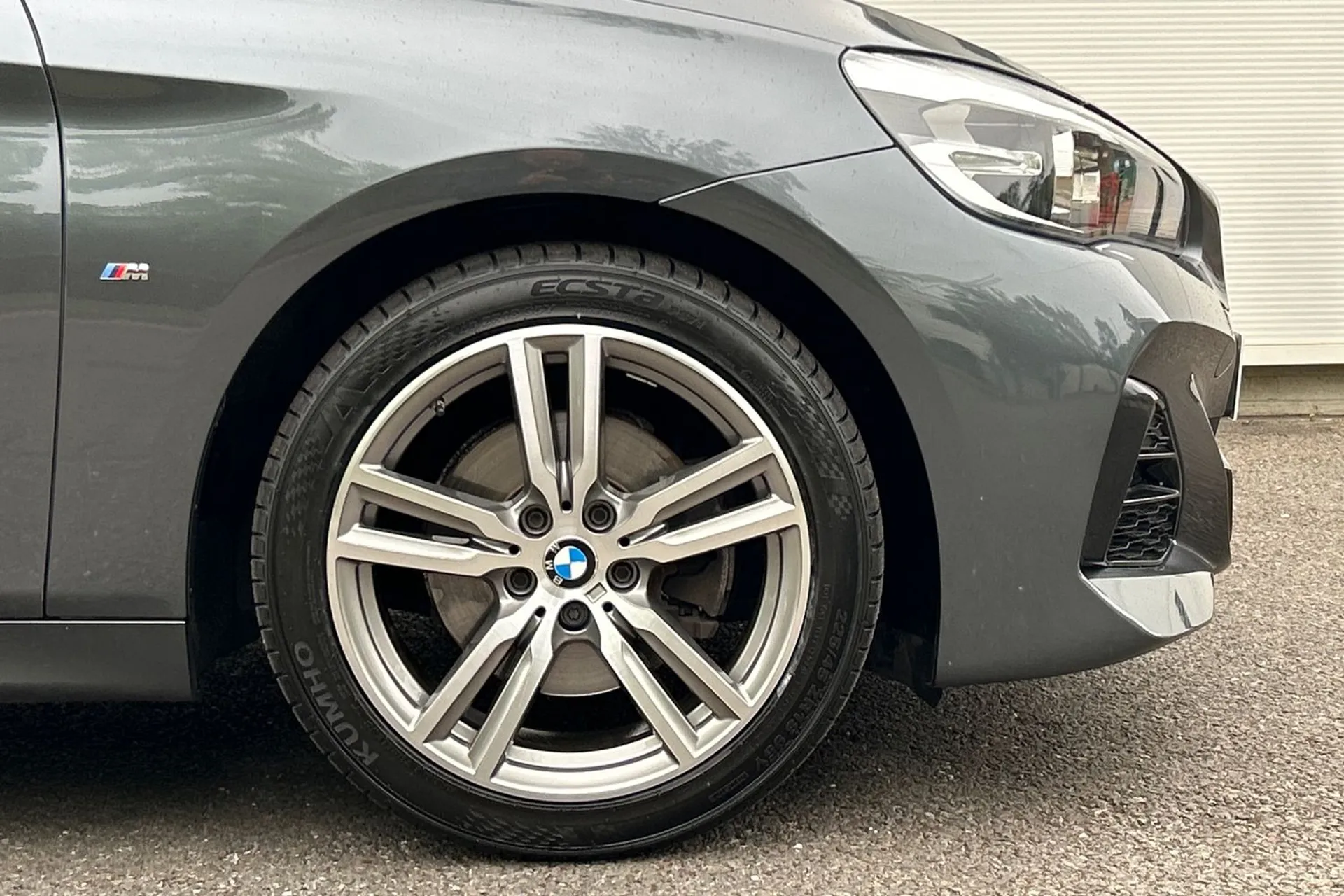 BMW 2 SERIES thumbnail image number 24