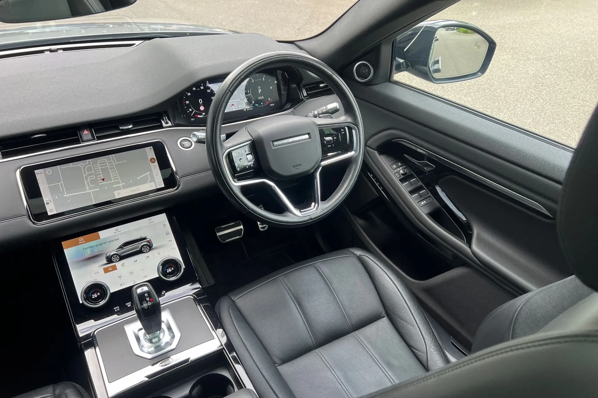 LAND ROVER RANGE ROVER EVOQUE thumbnail image number 32