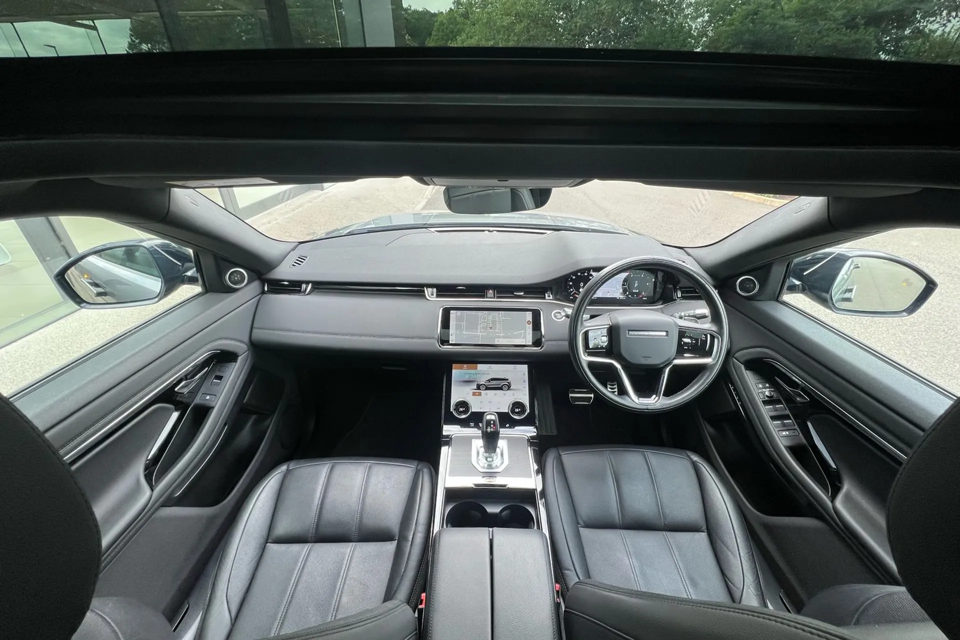 LAND ROVER RANGE ROVER EVOQUE thumbnail image number 3