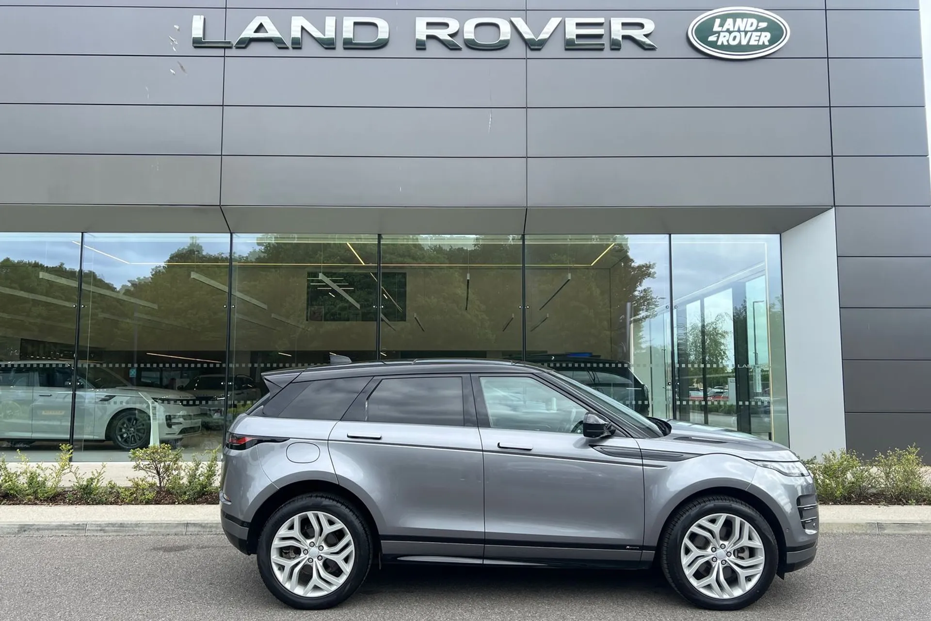 LAND ROVER RANGE ROVER EVOQUE thumbnail image number 2