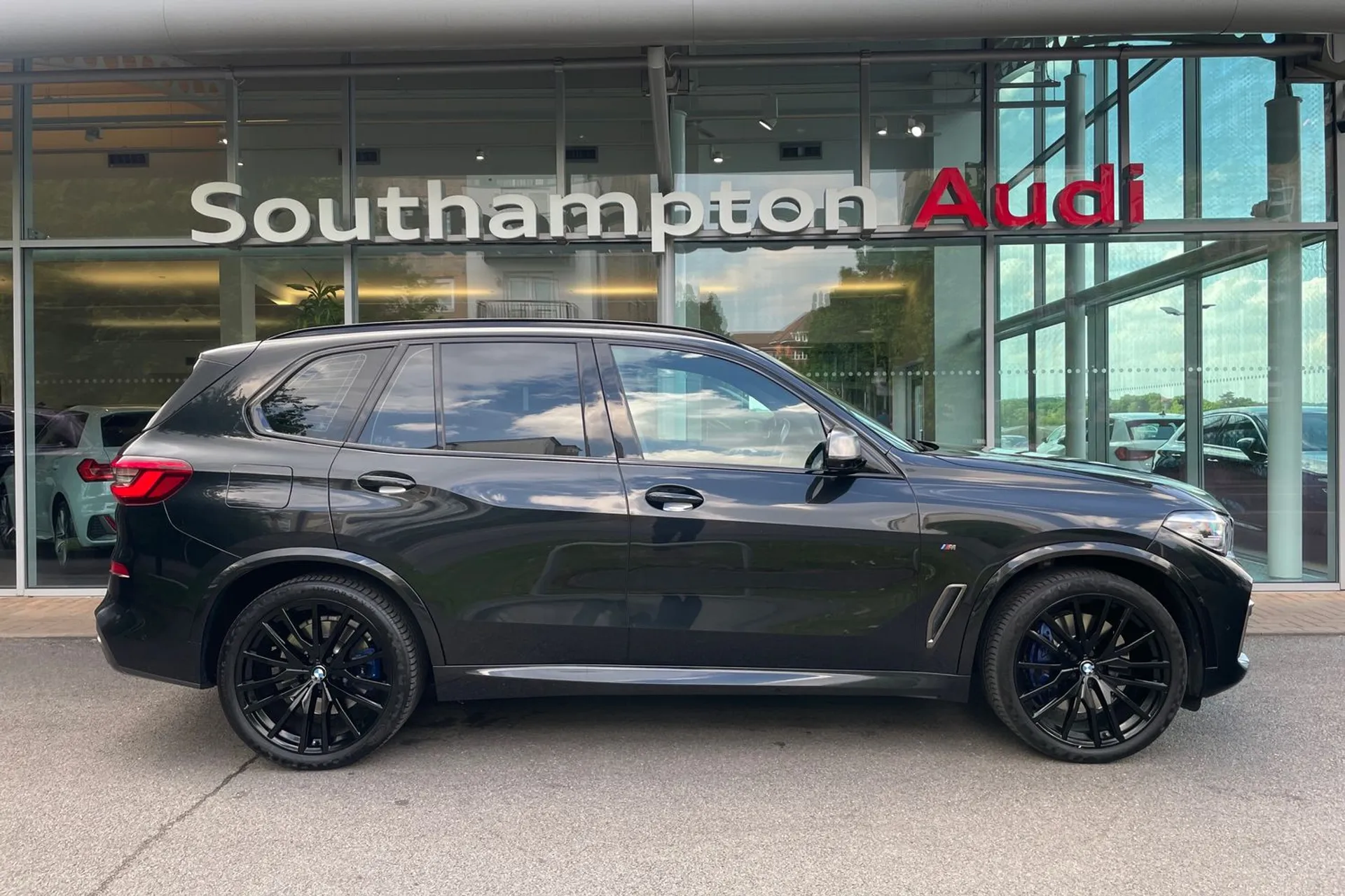 BMW X5 thumbnail image number 2