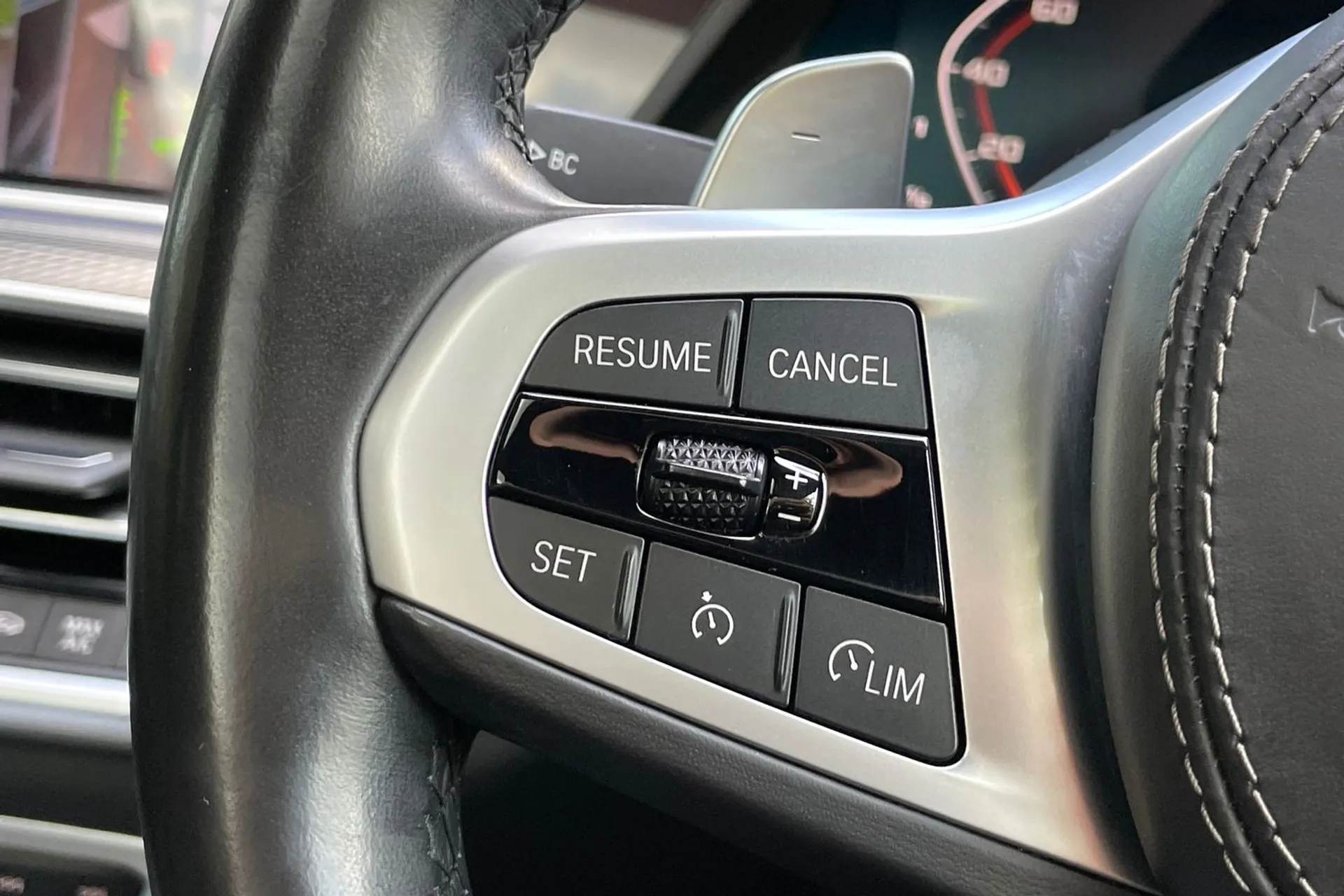 BMW X5 thumbnail image number 35